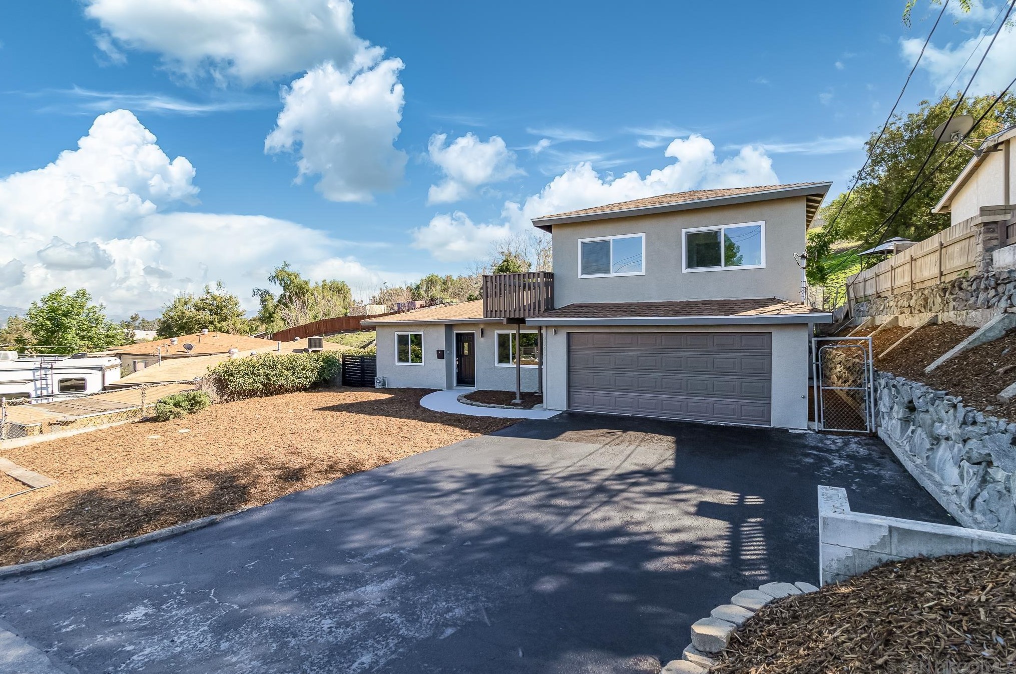9361 Starcrest Dr, Santee, CA 92071