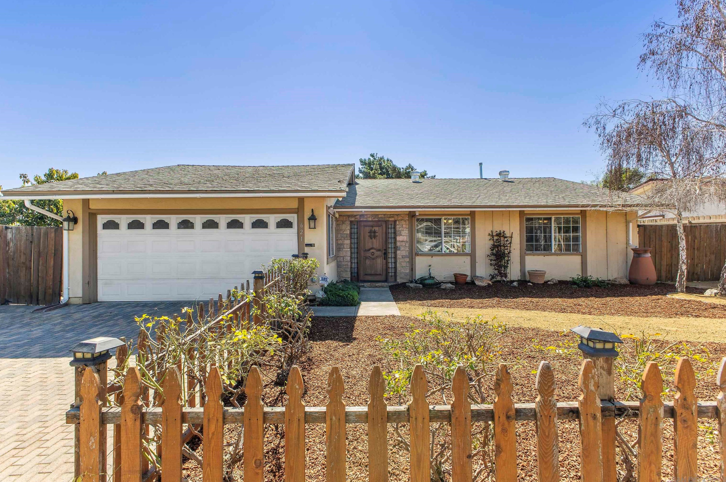 621 W Felicita Ave, Escondido, CA 92025