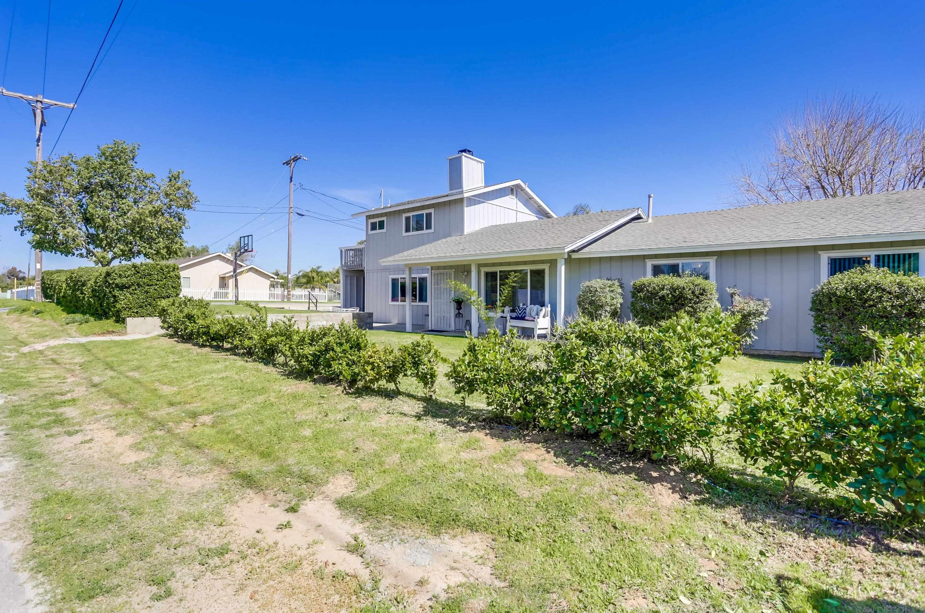 2422 Raymond Ave, Ramona, CA 92065