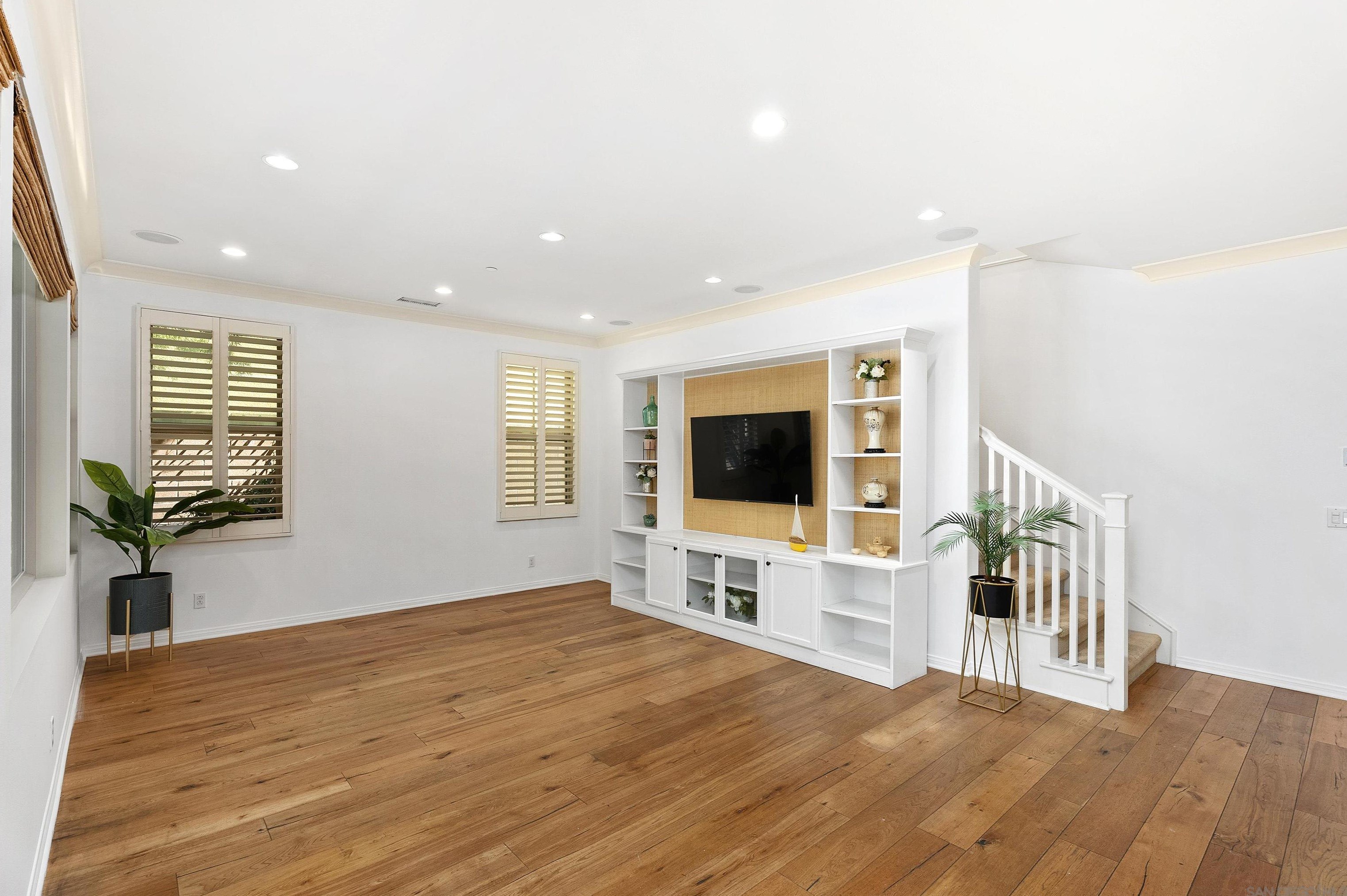 55 Diamond, Irvine CA  92620-2143 exterior