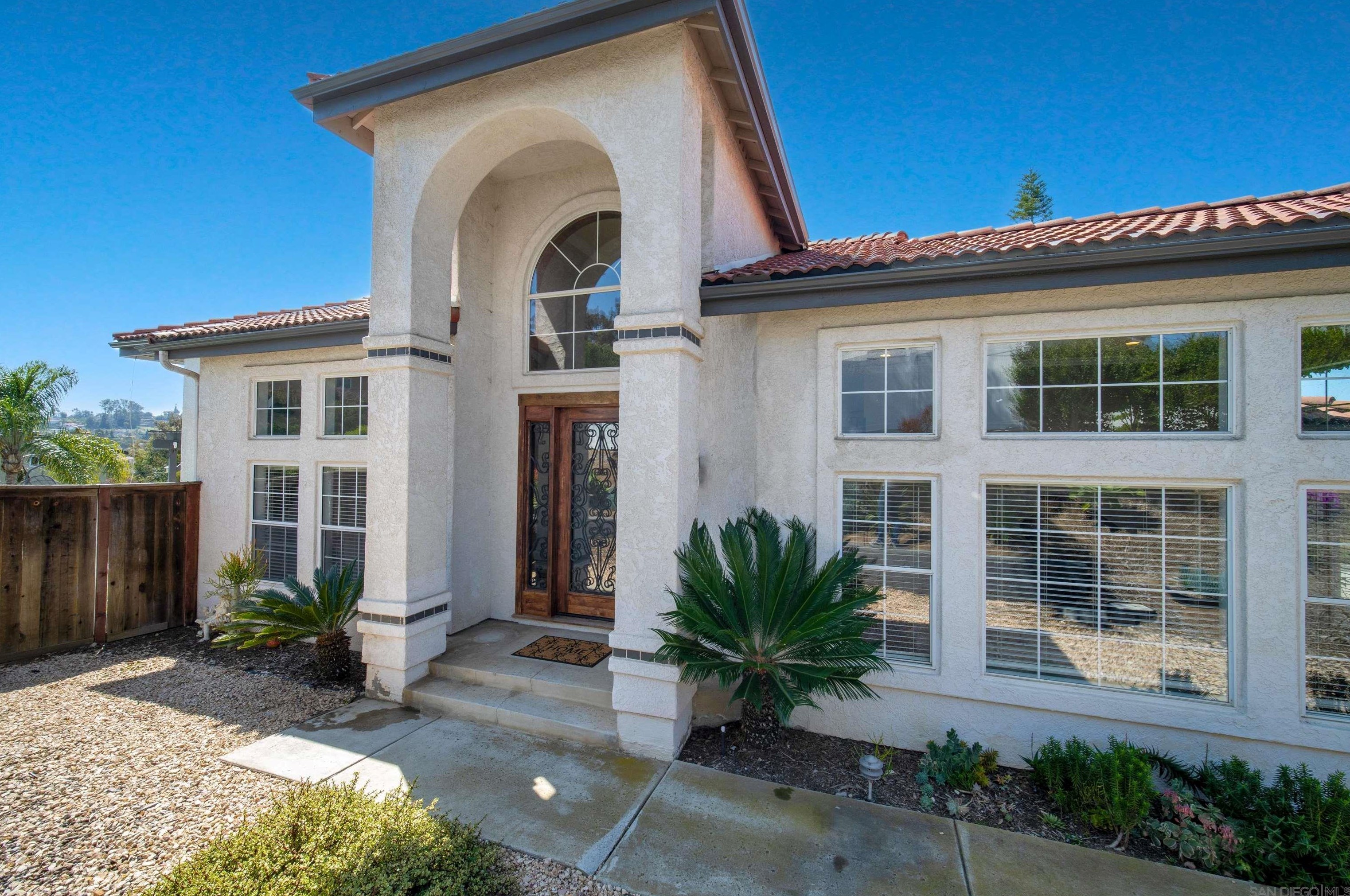 1209 Rancho Pacifica Pl, Vista CA  92084-7011 exterior
