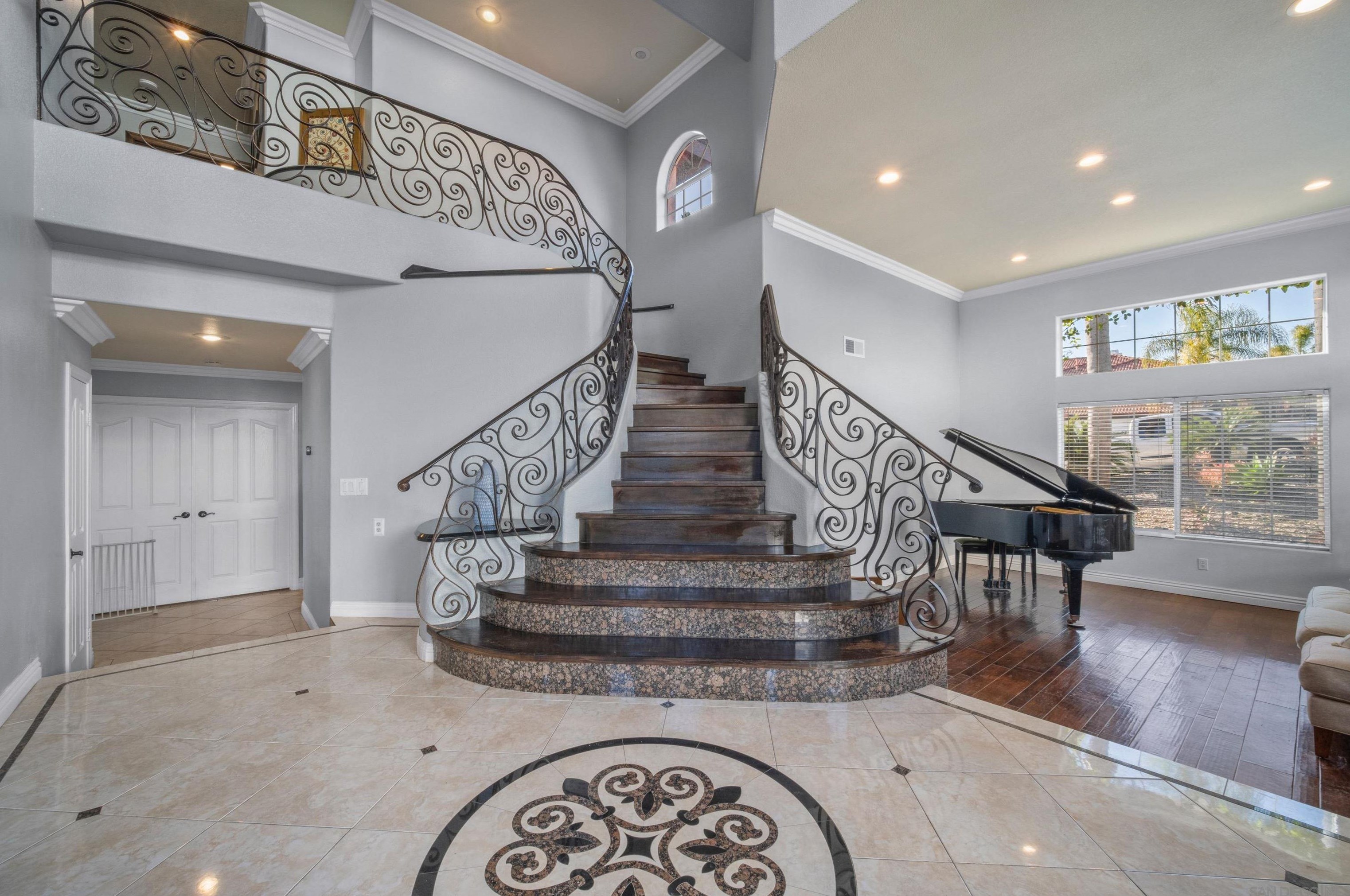 1209 Rancho Pacifica Pl, Vista CA  92084-7011 exterior
