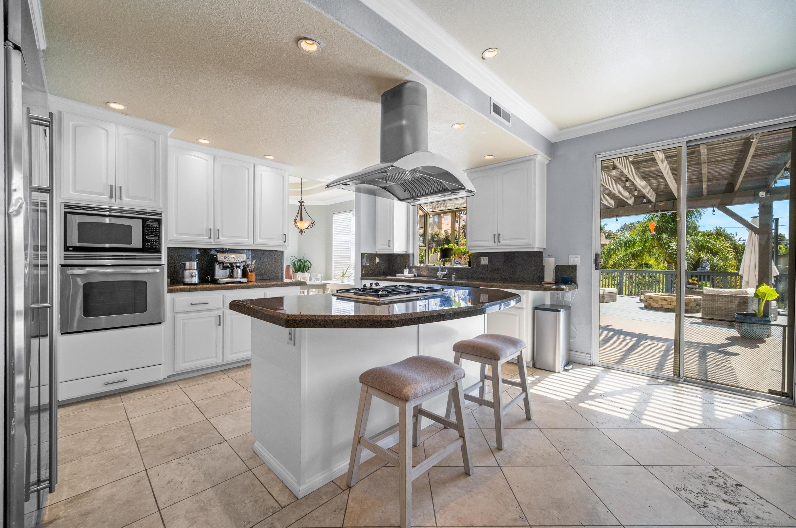1209 Rancho Pacifica Pl, Vista CA  92084-7011 exterior