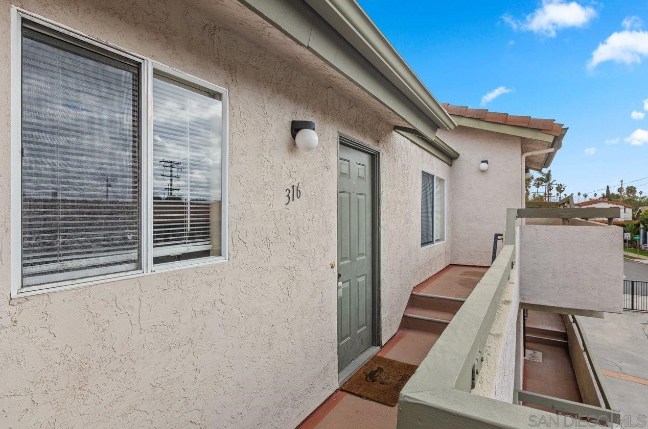 4790 Arizona St, San Diego, CA 92116-1317
