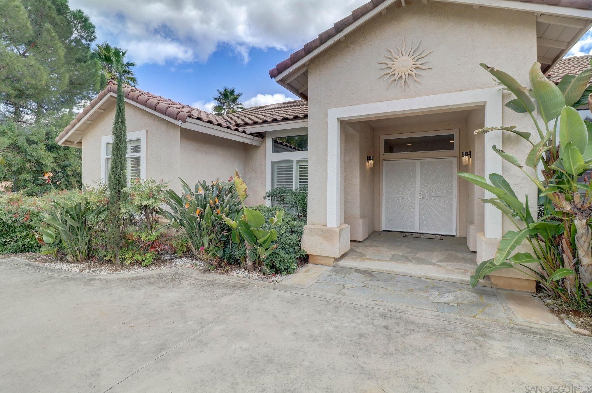 24921 Sao Paulo Way, Ramona, CA 92065-4647