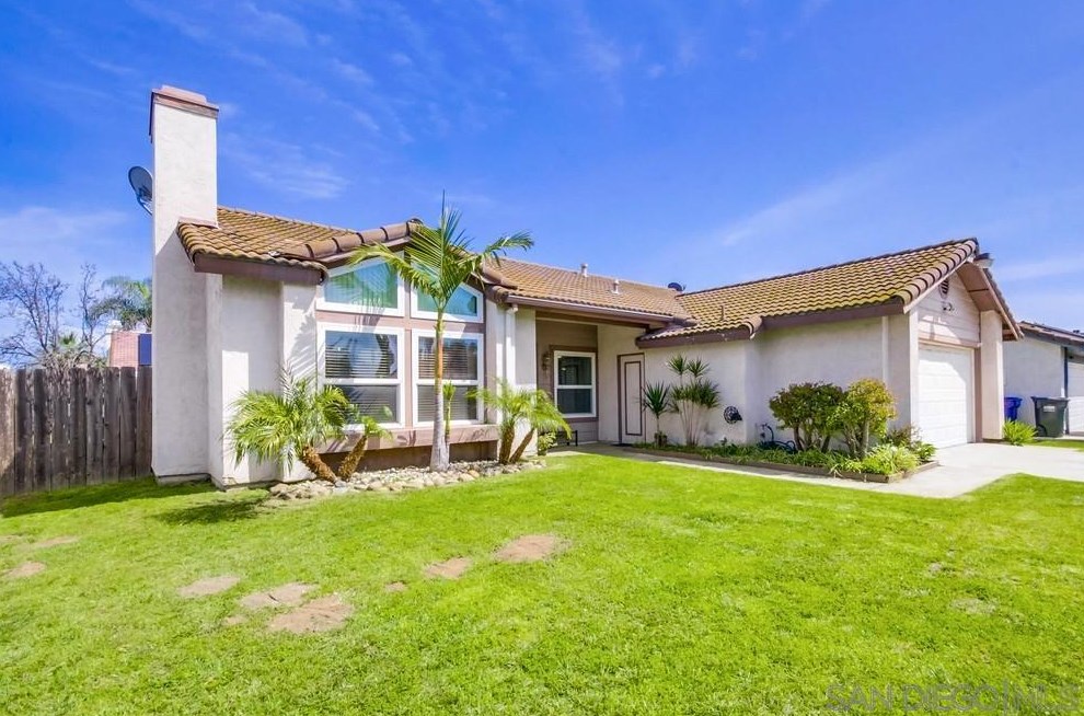 10341 Plaza Paseo Dr, Lakeside, CA 92040