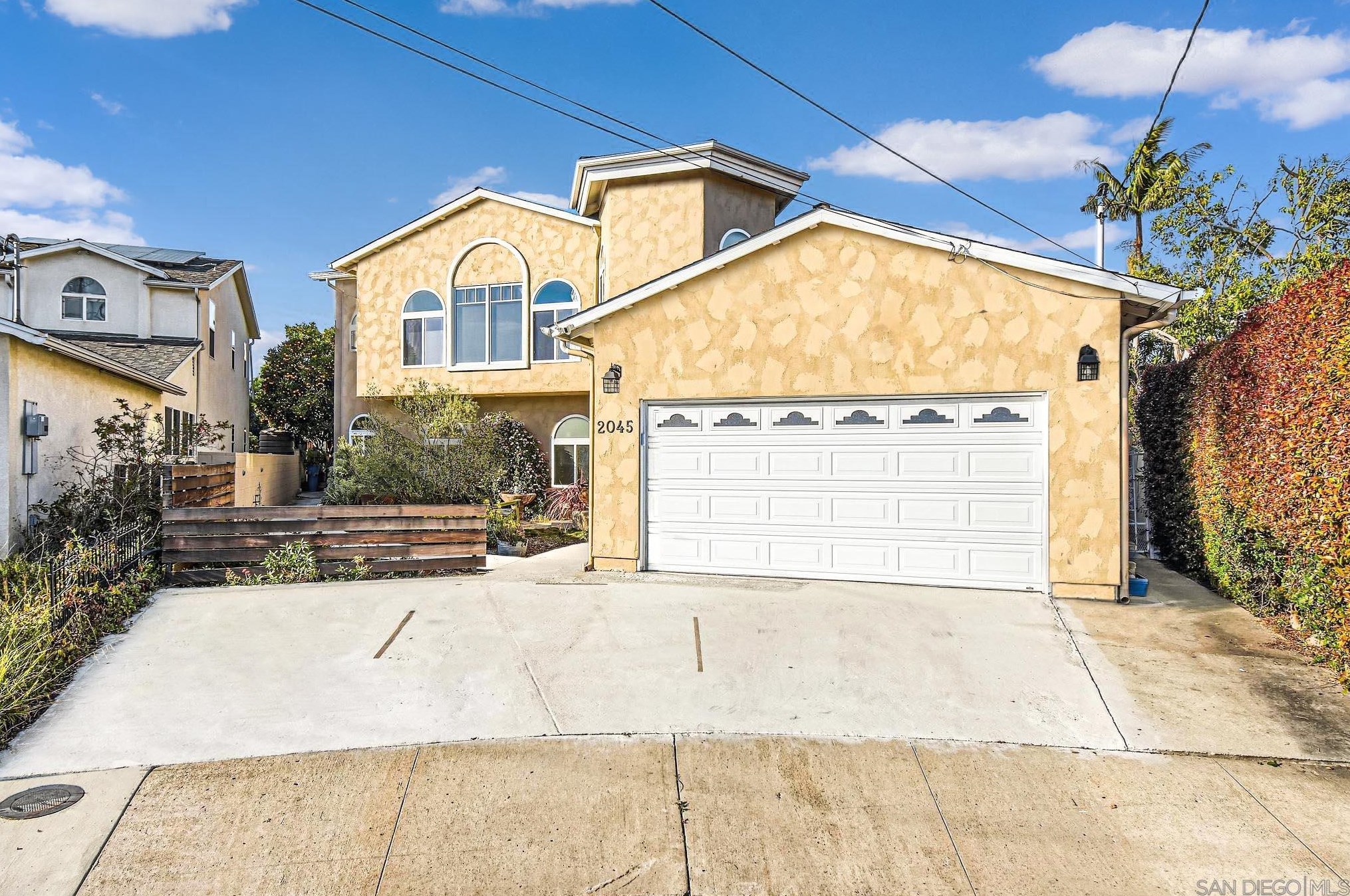 2045 Goshawk St, San Diego, CA 92123-3716