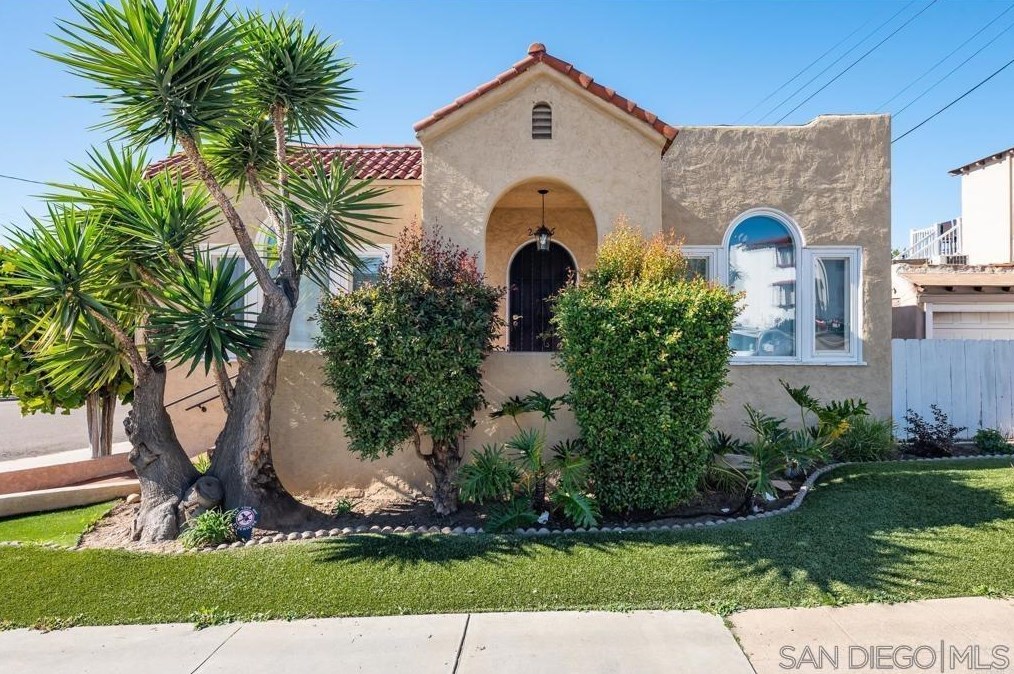 514 Juniper St, San Diego CA  92101-1308 exterior