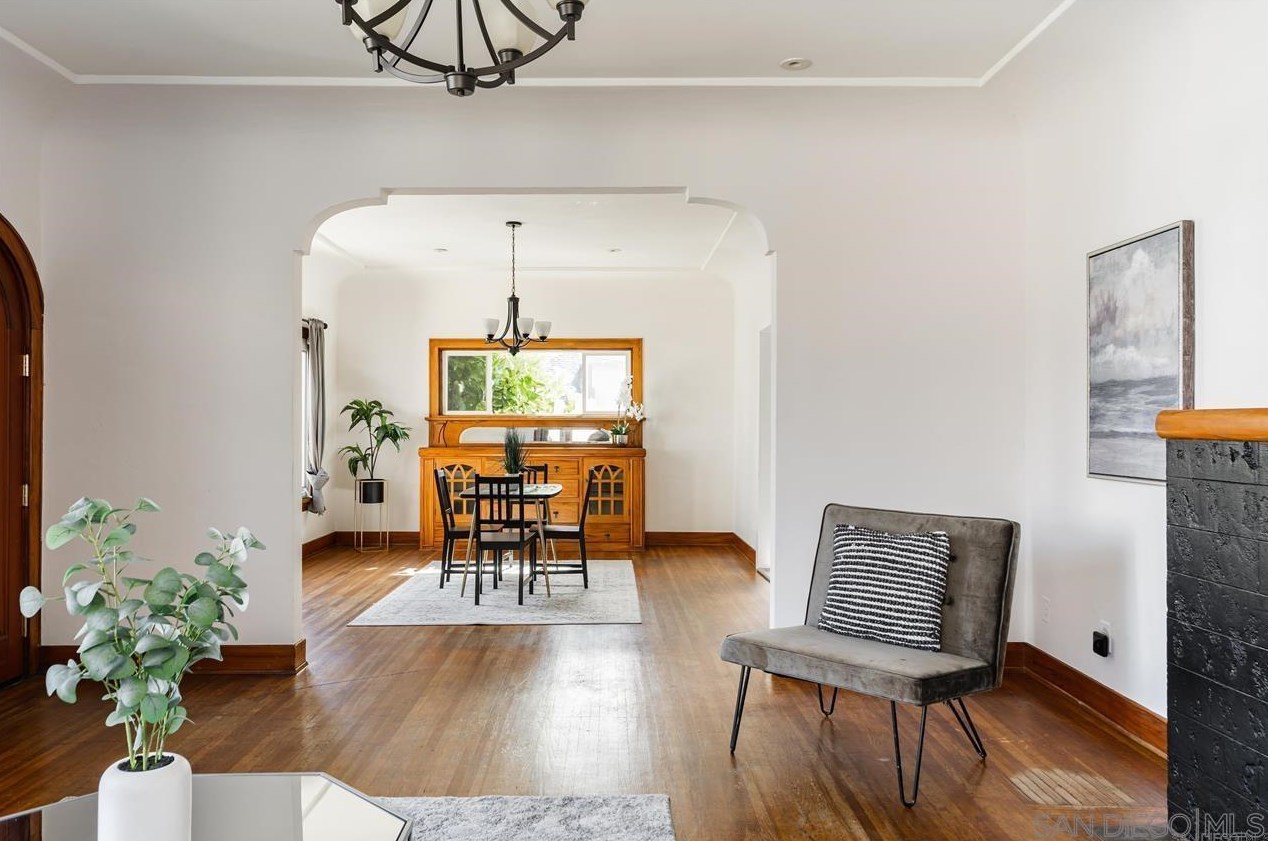 514 Juniper St, San Diego CA  92101-1308 exterior