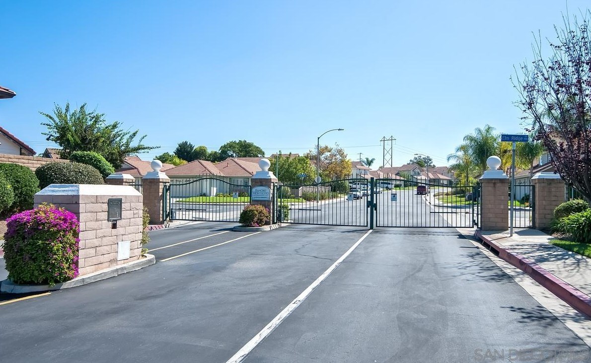 1876 Burnt Maple Way, Vista CA  92081-7357 exterior