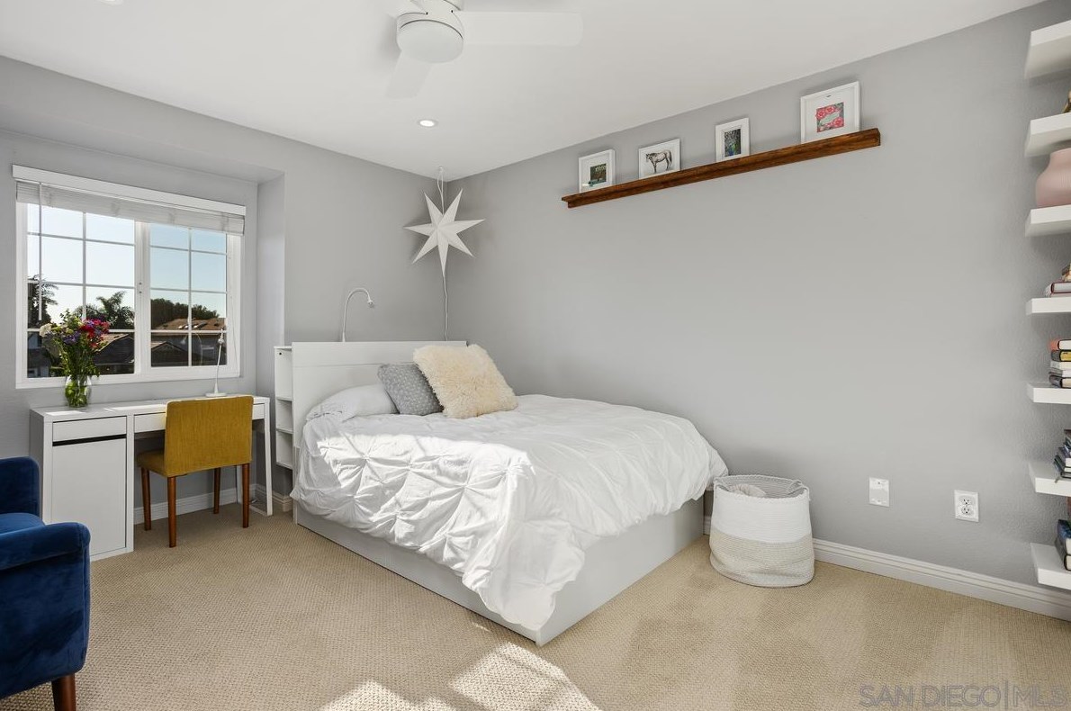 1876 Burnt Maple Way, Vista CA  92081-7357 exterior