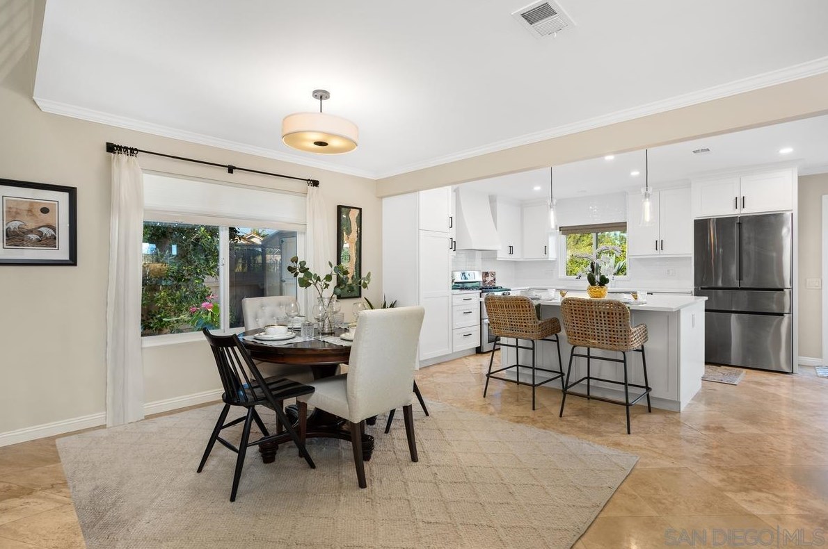 1876 Burnt Maple Way, Vista CA  92081-7357 exterior