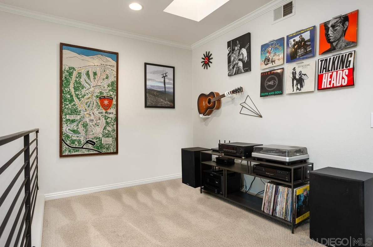 1876 Burnt Maple Way, Vista CA  92081-7357 exterior