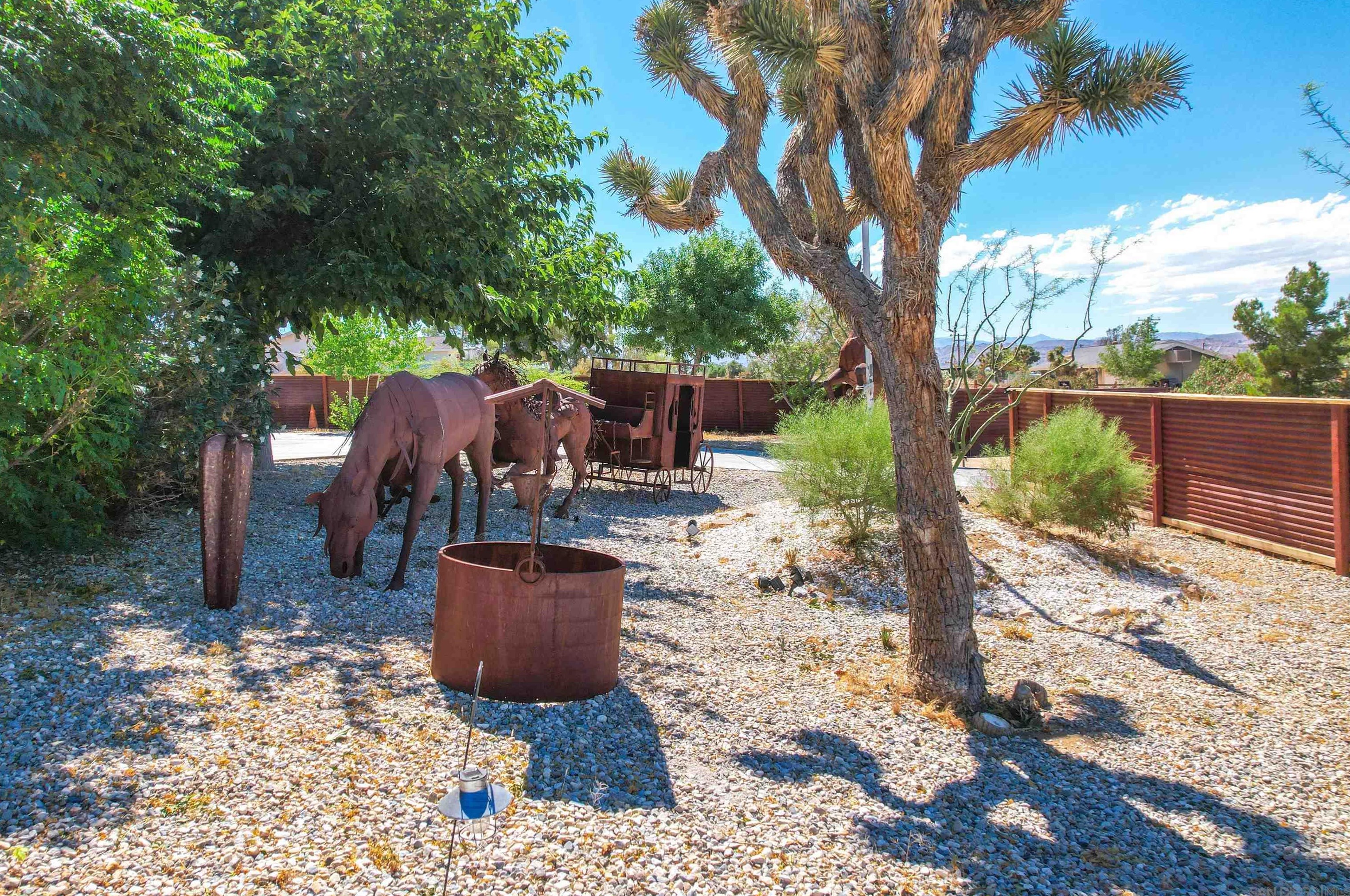 60291 Ln Mirada Trl, Joshua Tree CA 92252-2801 exterior