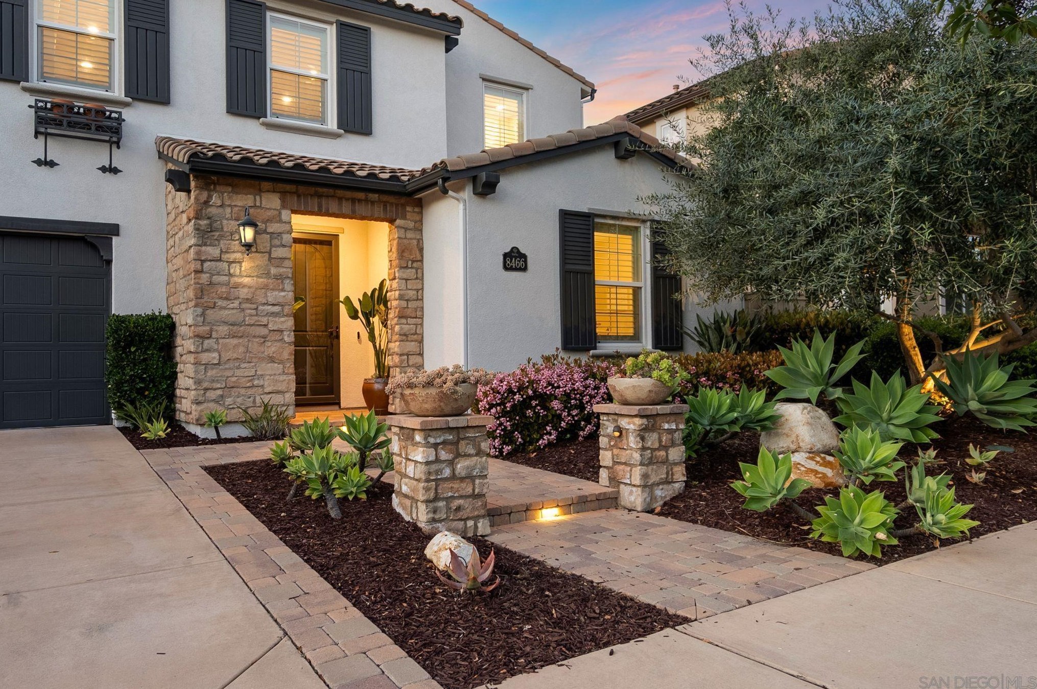 8466 Mathis Pl, San Diego, CA 92127-6122