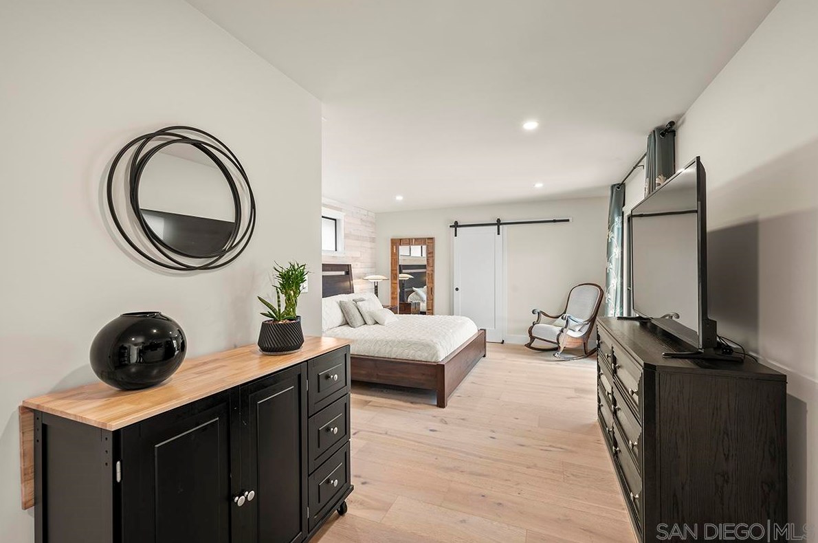 6038 Scripps St, San Diego CA  92122-3216 exterior