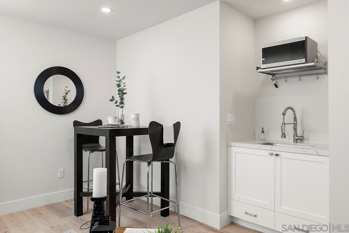 6038 Scripps St, San Diego CA  92122-3216 exterior