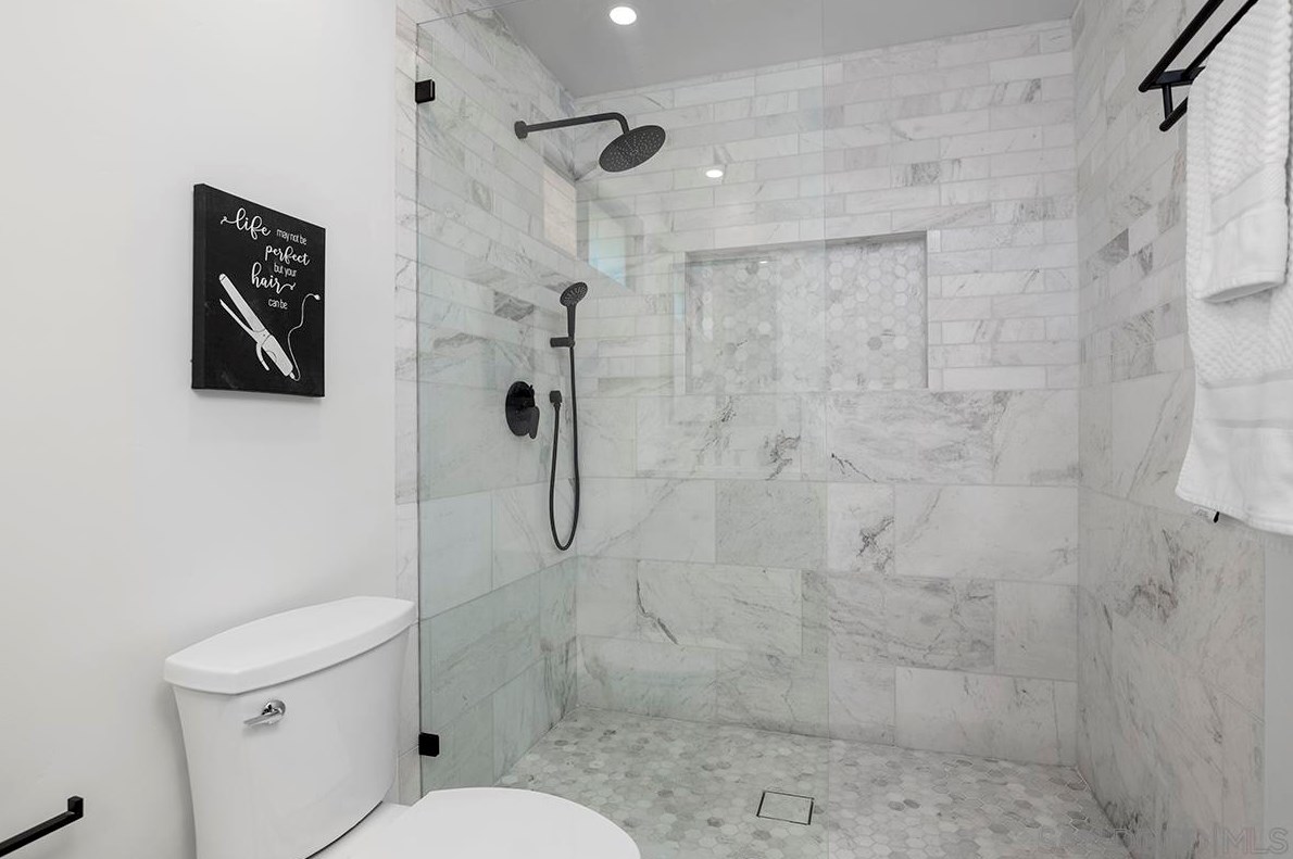 6038 Scripps St, San Diego CA  92122-3216 exterior