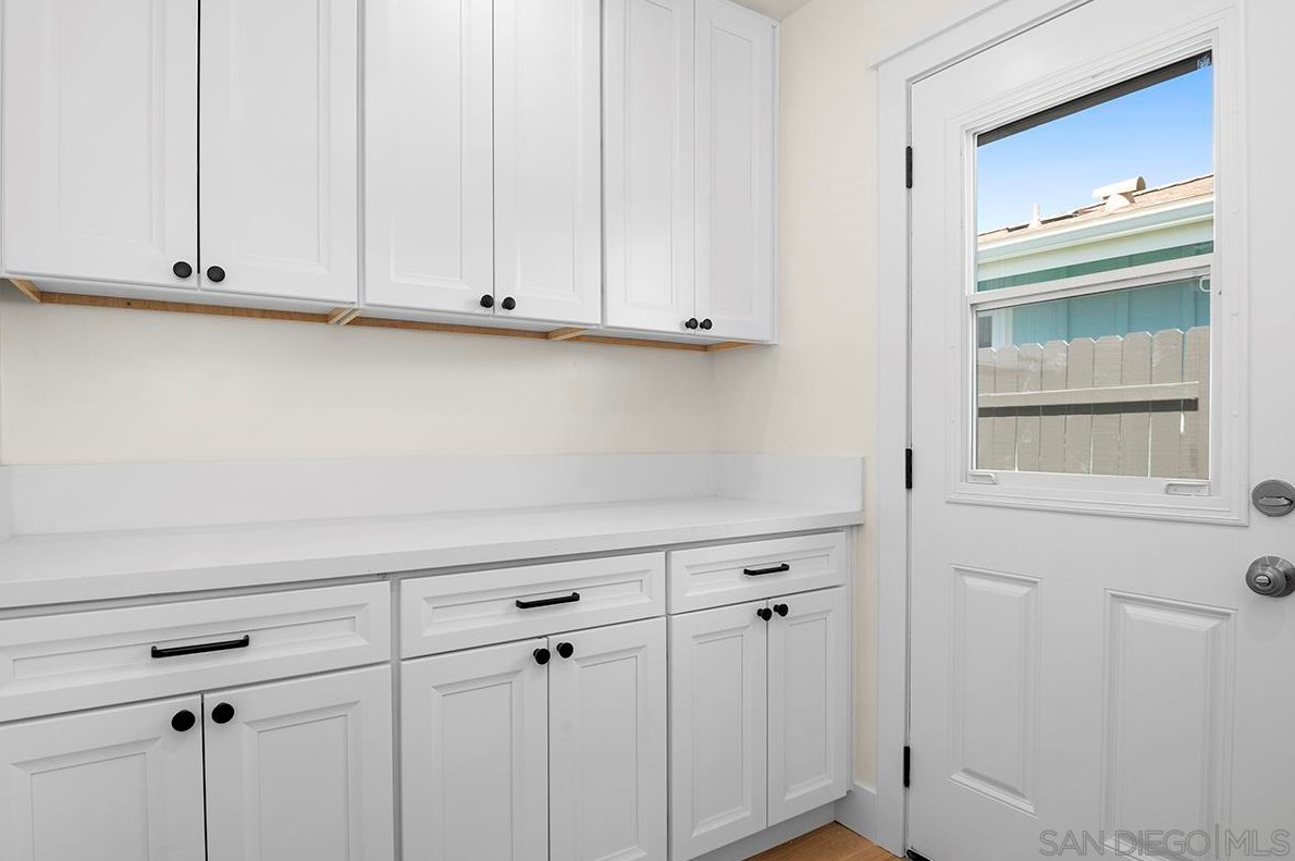 6038 Scripps St, San Diego CA  92122-3216 exterior