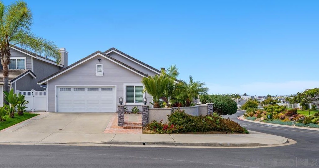 6905 Whitecap Dr, Carlsbad, CA 92011
