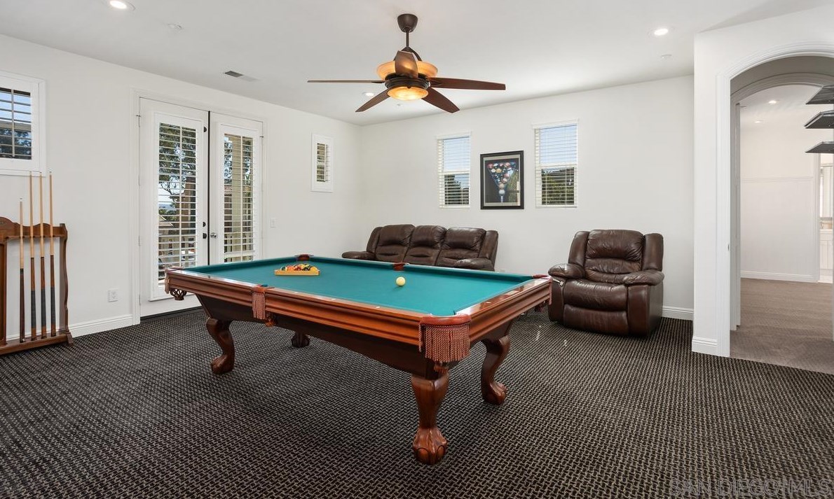 572 Lynwood Dr, Encinitas CA  92024-2387 exterior