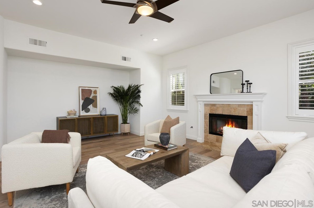 572 Lynwood Dr, Encinitas CA  92024-2387 exterior