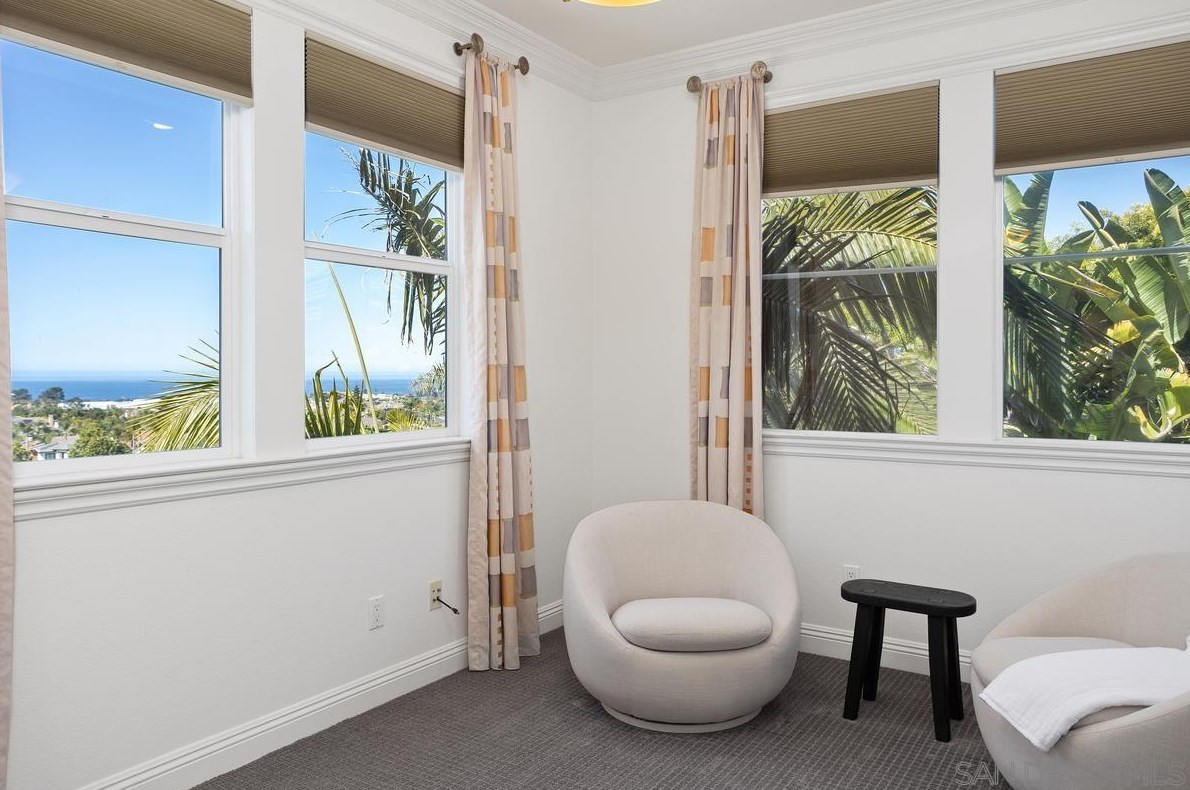 572 Lynwood Dr, Encinitas CA  92024-2387 exterior