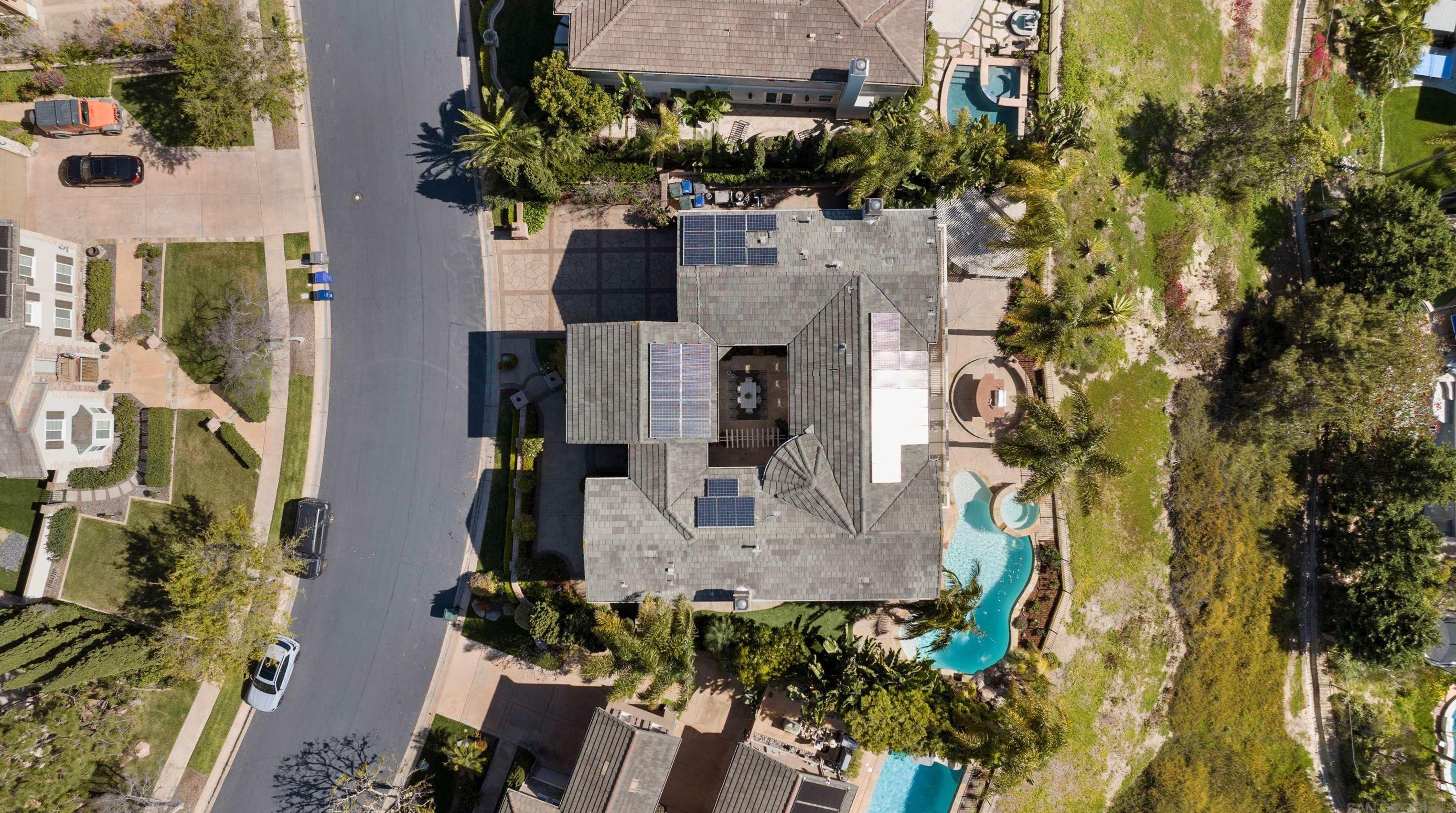 572 Lynwood Dr, Encinitas CA  92024-2387 exterior