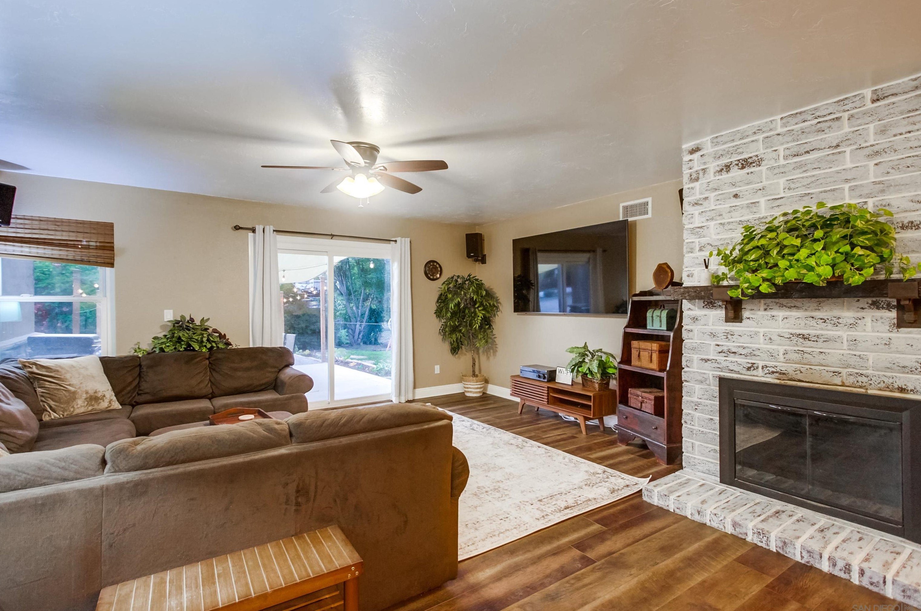 1566 La Vine Ln, Vista CA  92084-7268 exterior