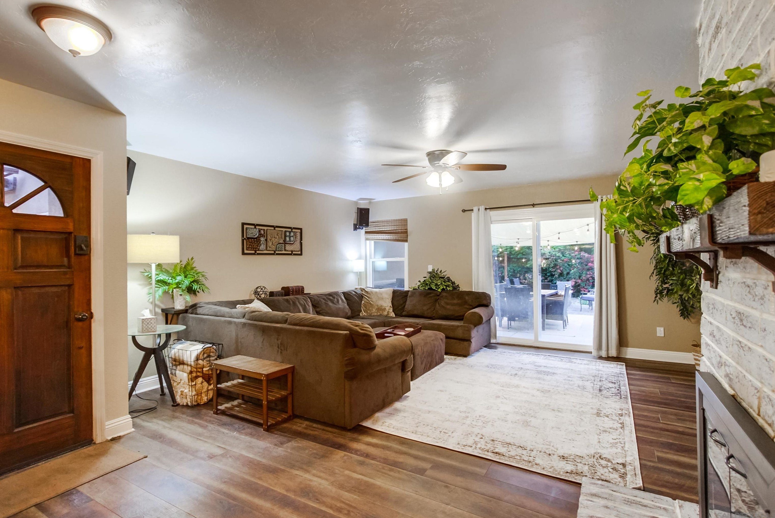 1566 La Vine Ln, Vista CA  92084-7268 exterior