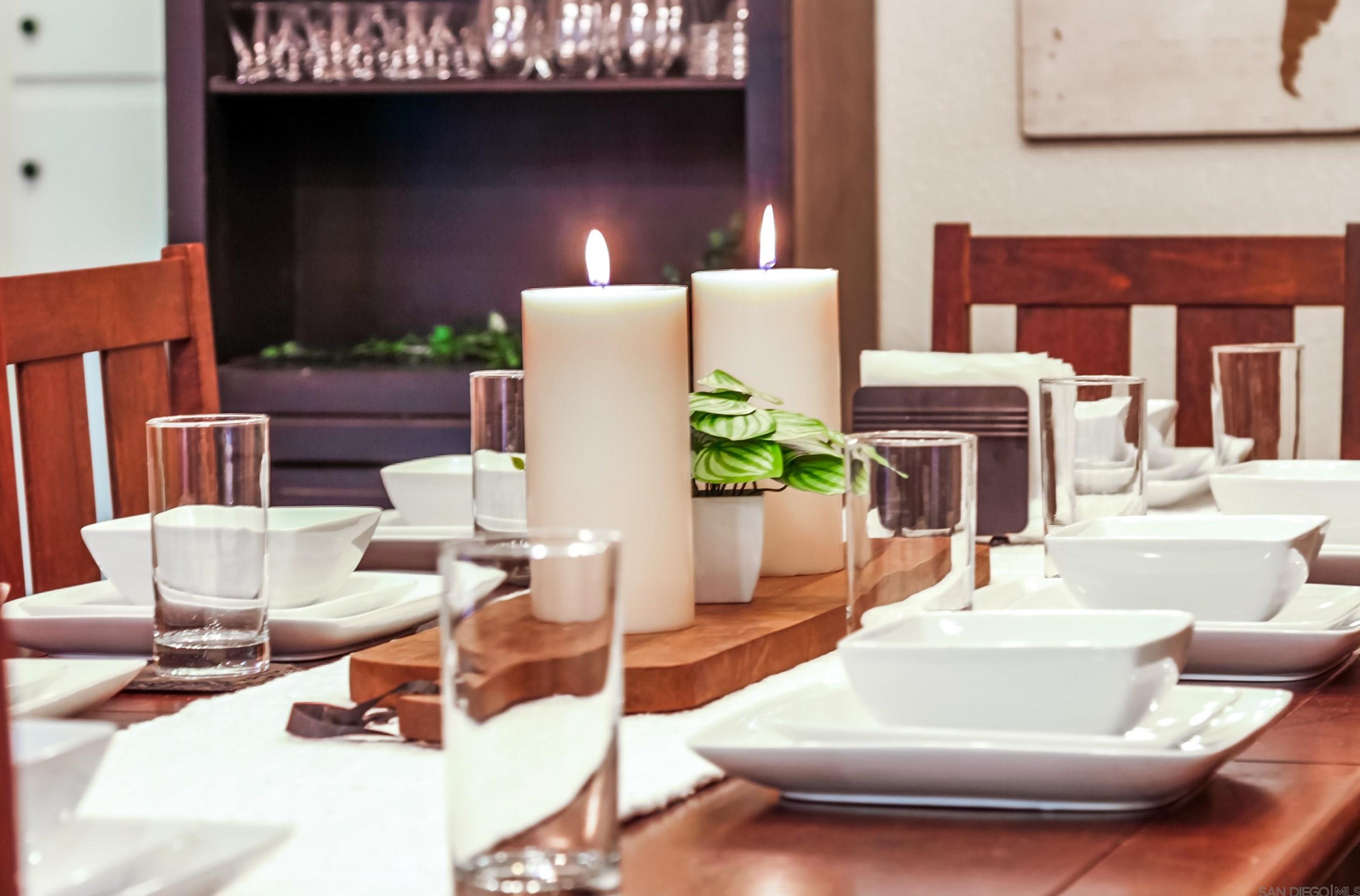 1566 La Vine Ln, Vista CA  92084-7268 exterior