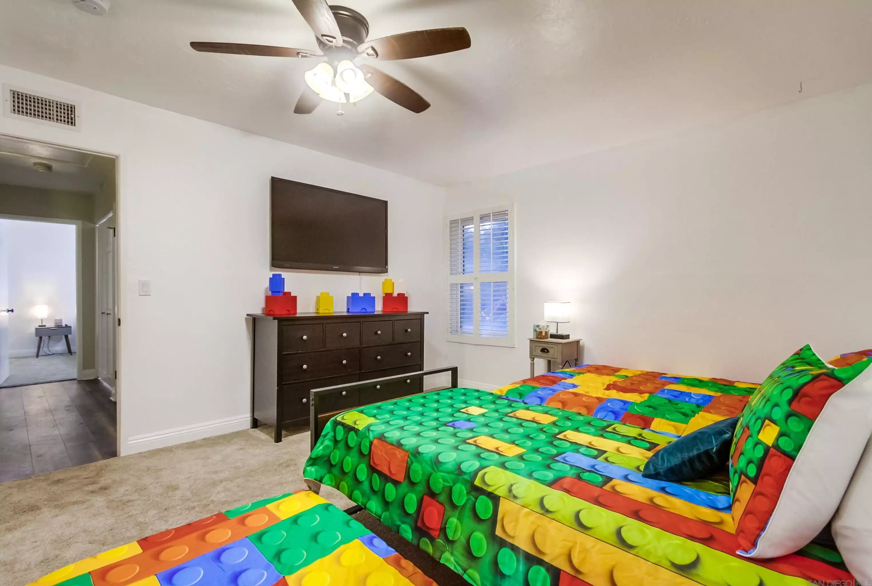 1566 La Vine Ln, Vista CA  92084-7268 exterior