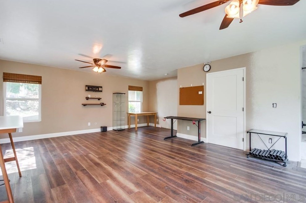 1566 La Vine Ln, Vista CA  92084-7268 exterior