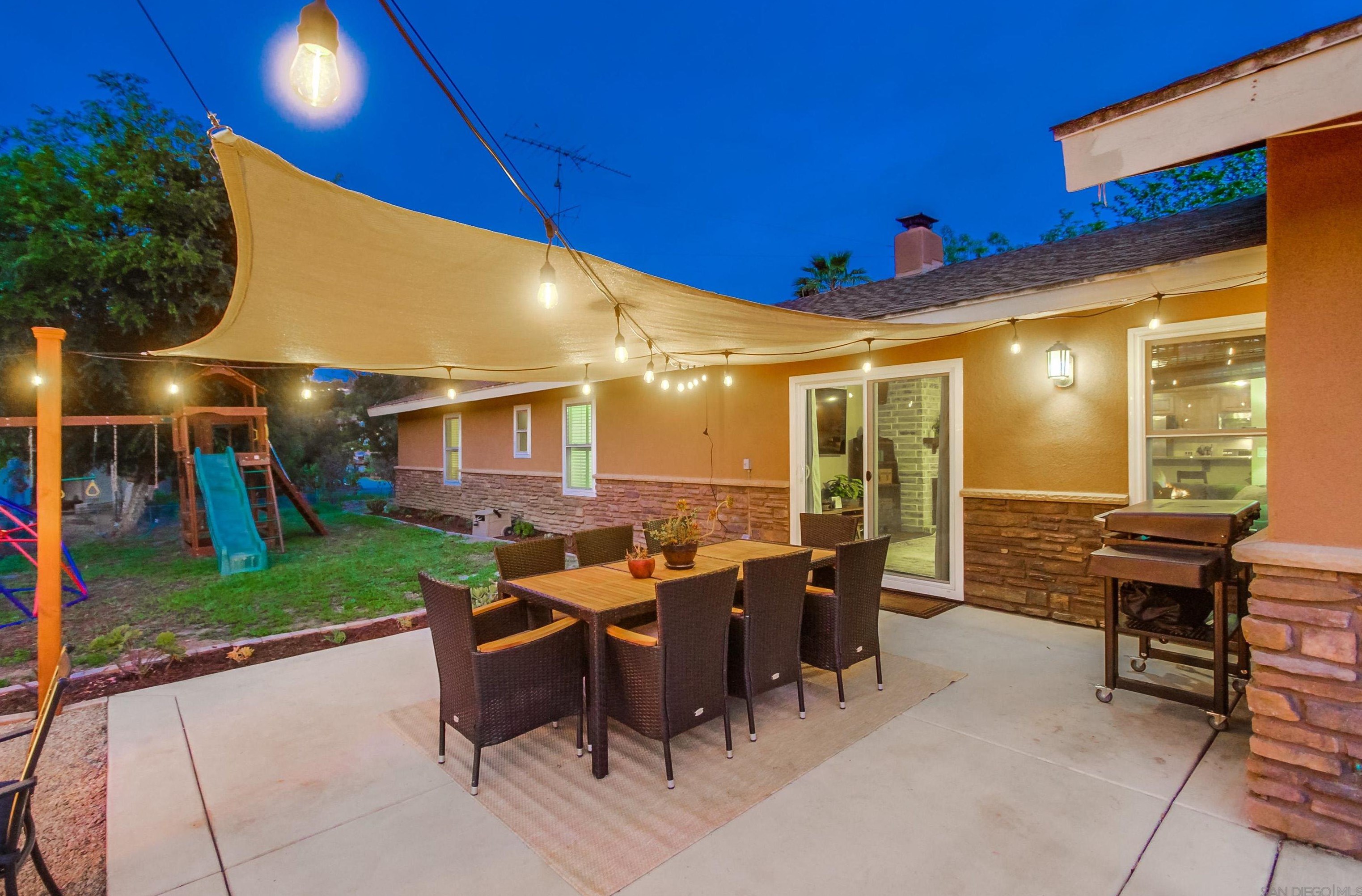 1566 La Vine Ln, Vista CA  92084-7268 exterior