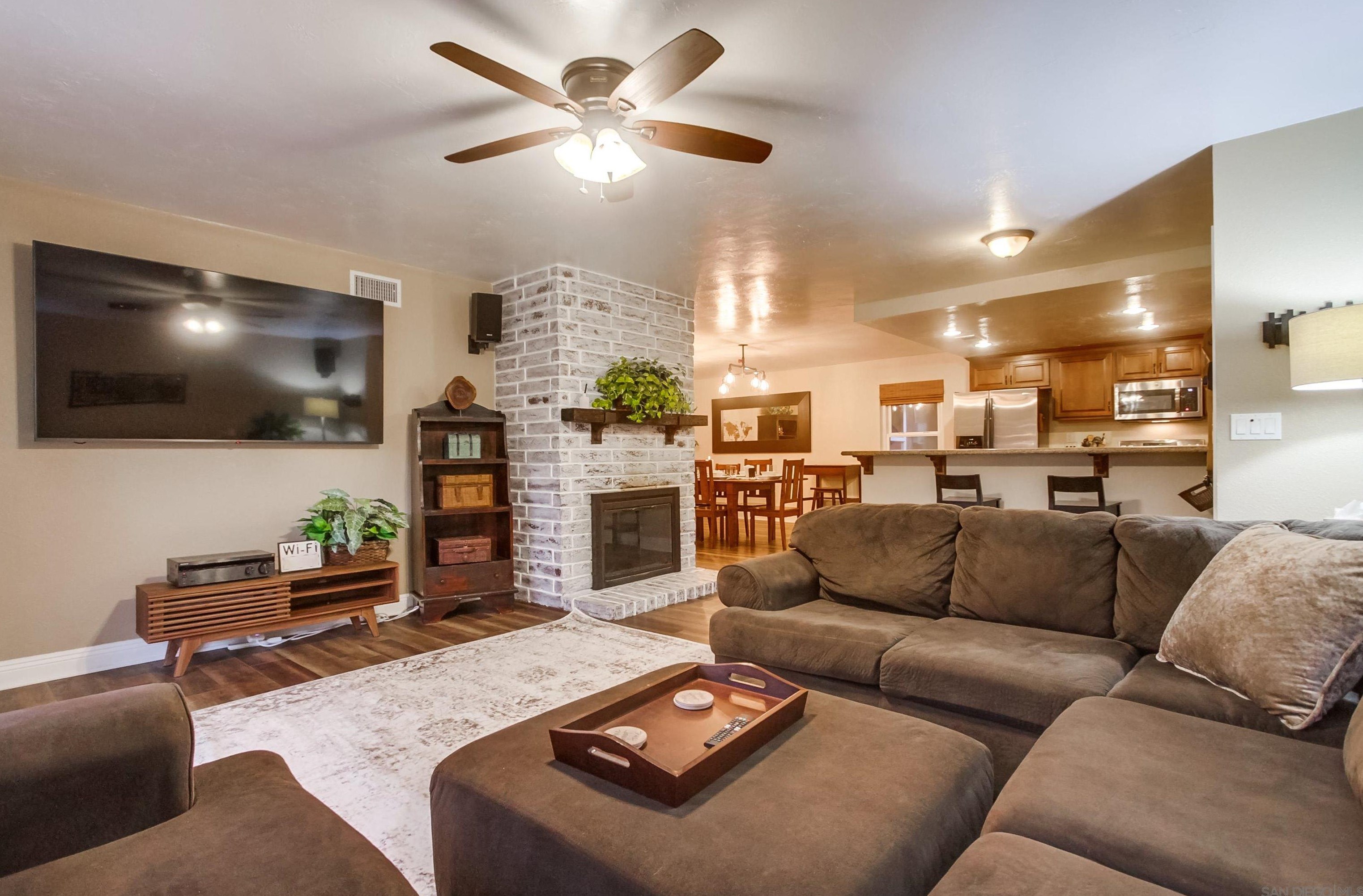 1566 La Vine Ln, Vista CA  92084-7268 exterior