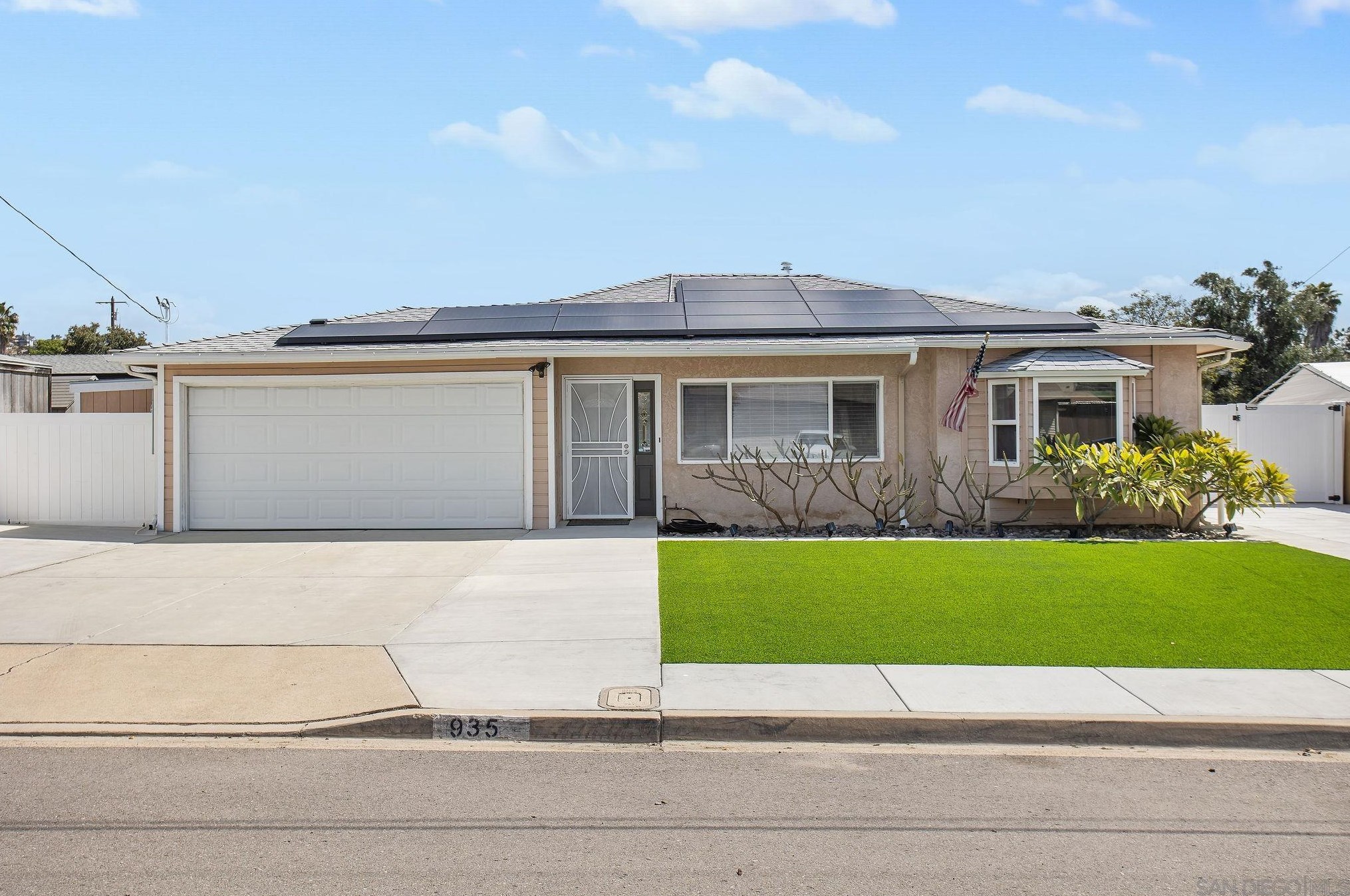 935 Brucker Ave, Spring Valley CA  91977-4806 exterior