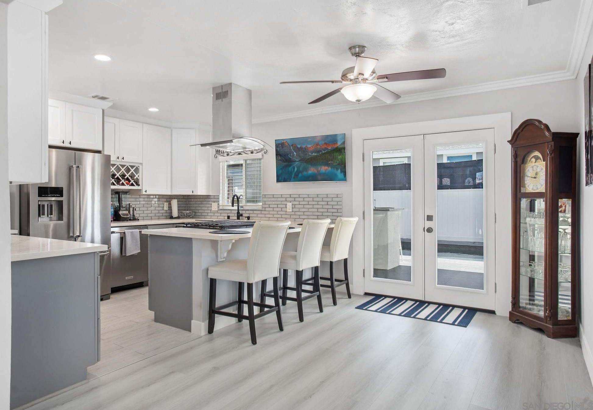 935 Brucker Ave, Spring Valley CA  91977-4806 exterior