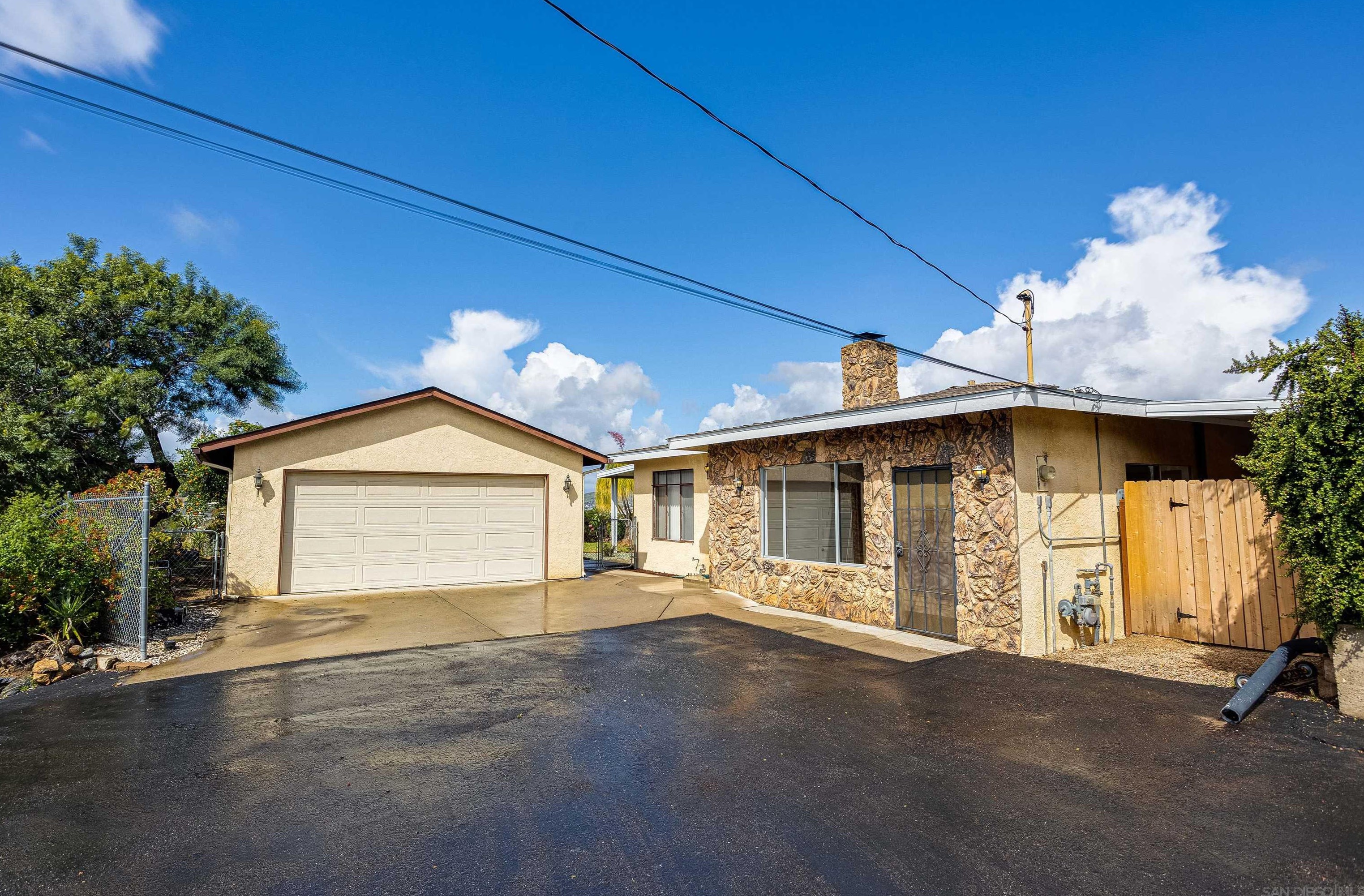 12320 Lemon Crest Dr, Lakeside, CA 92040