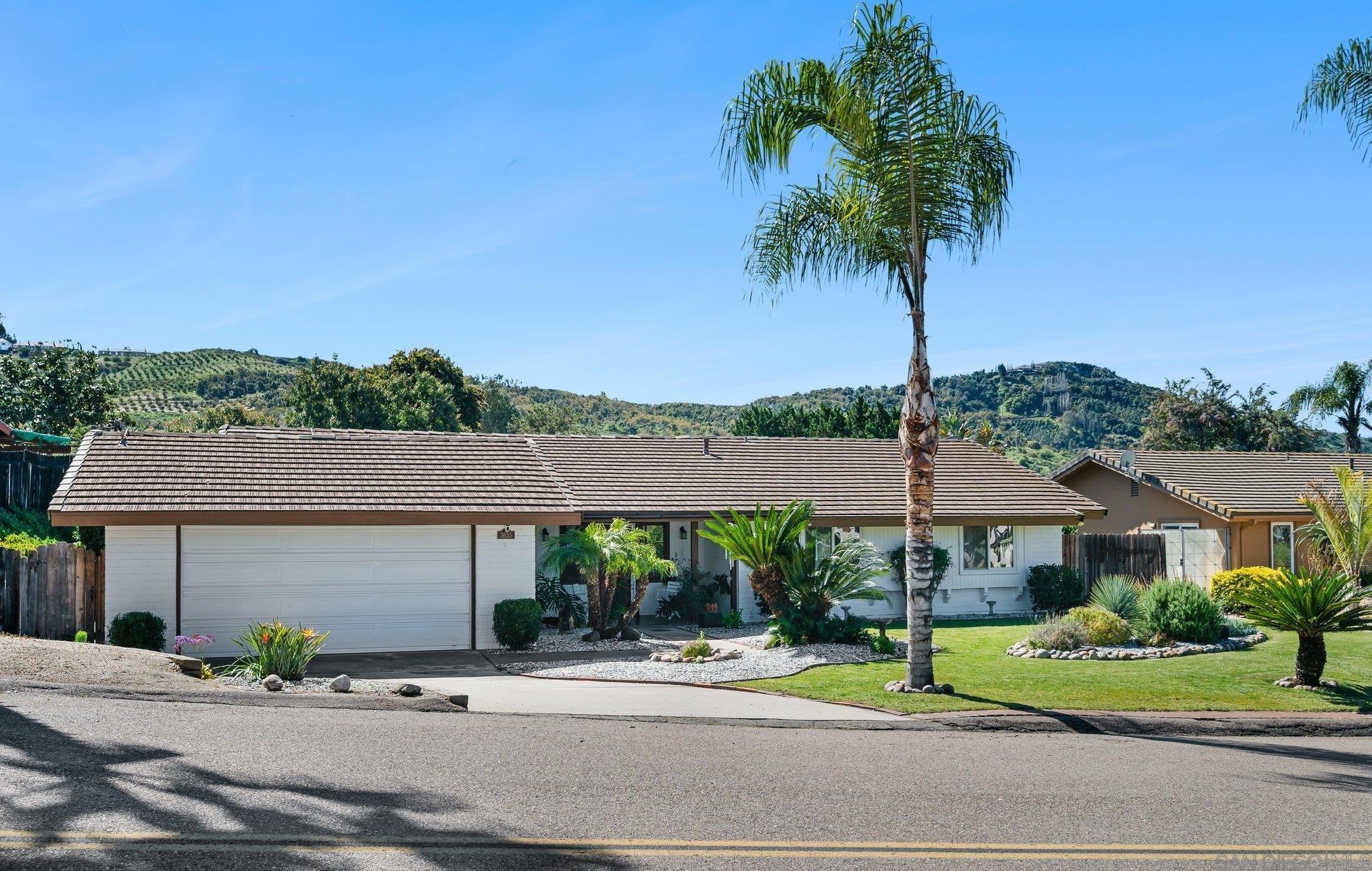 3635 Oak Cliff Dr, Fallbrook, CA 92028-9414