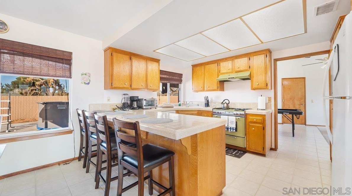 20625 Tonawanda Rd, Apple Valley, CA 92307