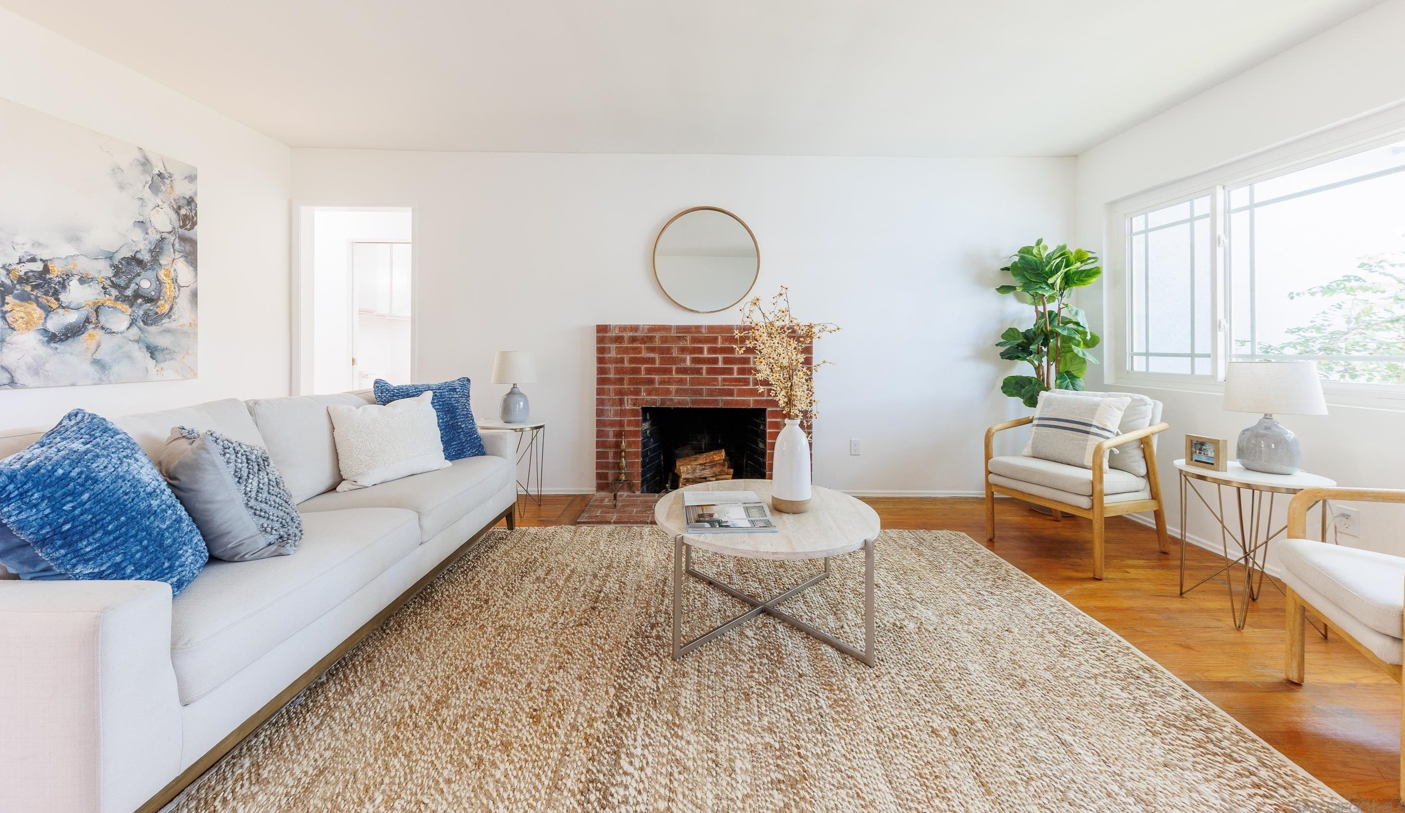 5146 Solar St, San Diego, CA 92110-1562