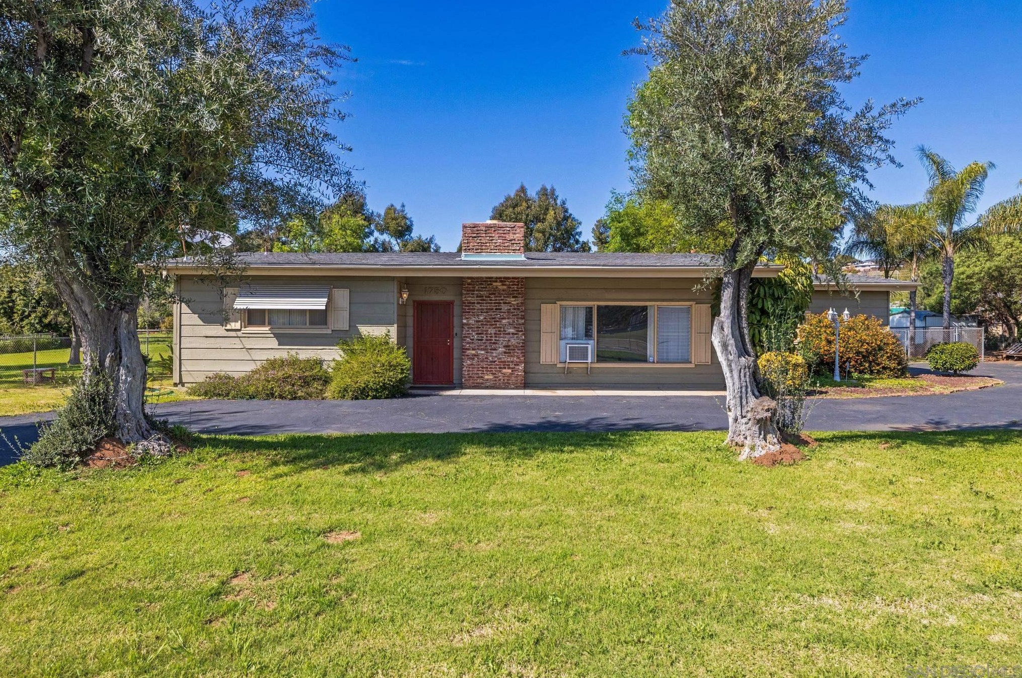 1750 E Madison Ave, El Cajon, CA 92019