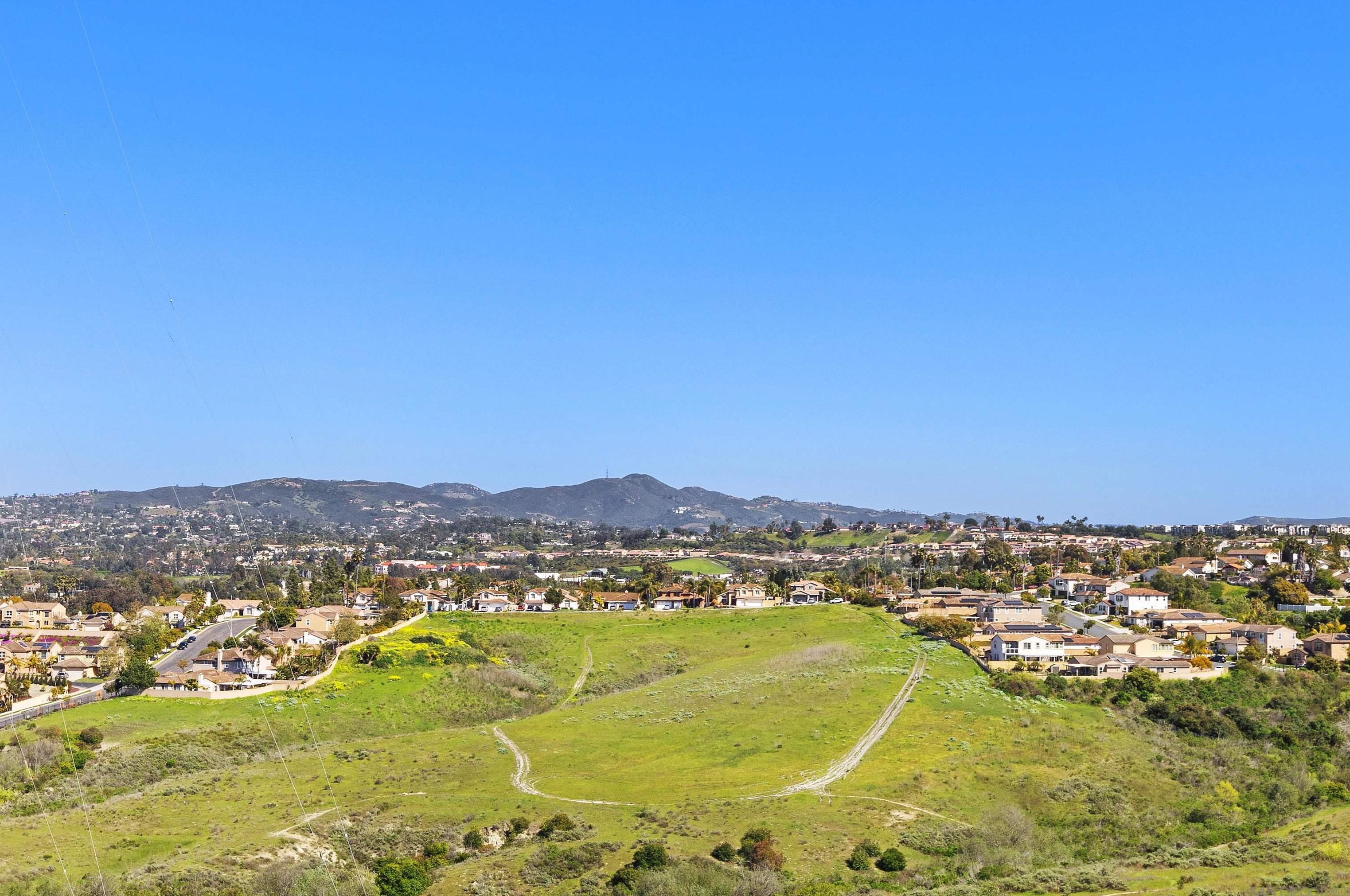 5213 Palmera Dr, Oceanside CA  92056-2117 exterior