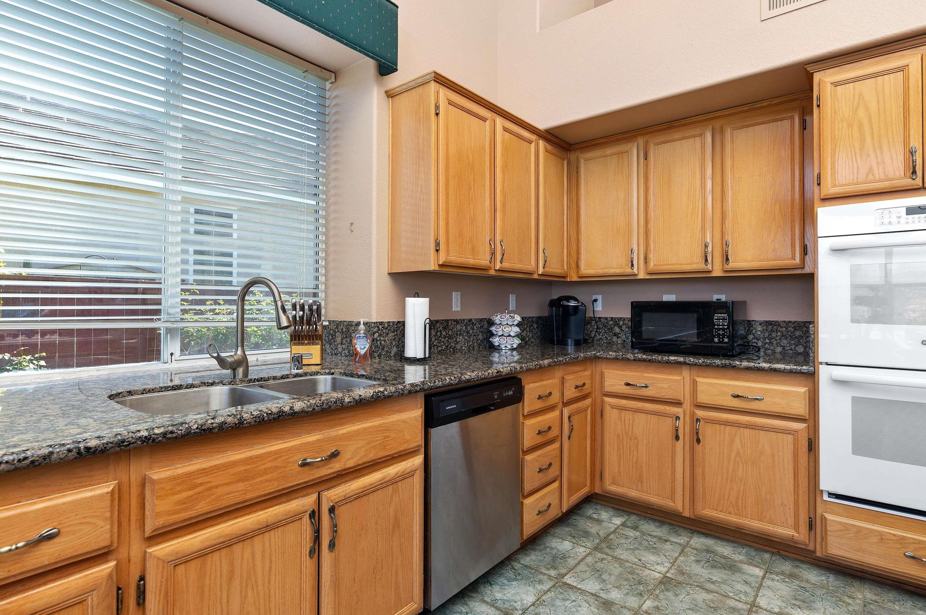 5213 Palmera Dr, Oceanside CA  92056-2117 exterior