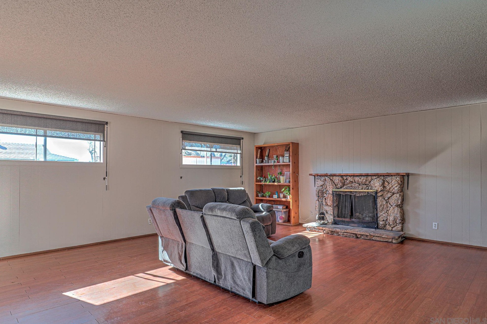 1604 Jasper Ave, Chula Vista CA  91911-5333 exterior