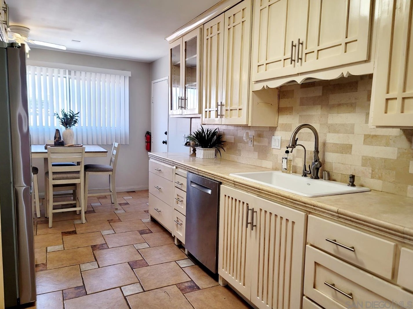 1604 Jasper Ave, Chula Vista CA  91911-5333 exterior