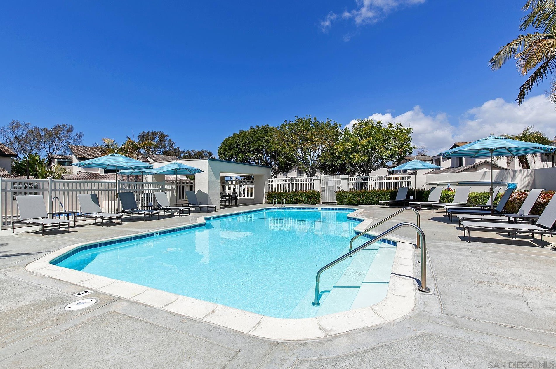 6465 Caminito Listo, San Diego CA 92111-6859 exterior