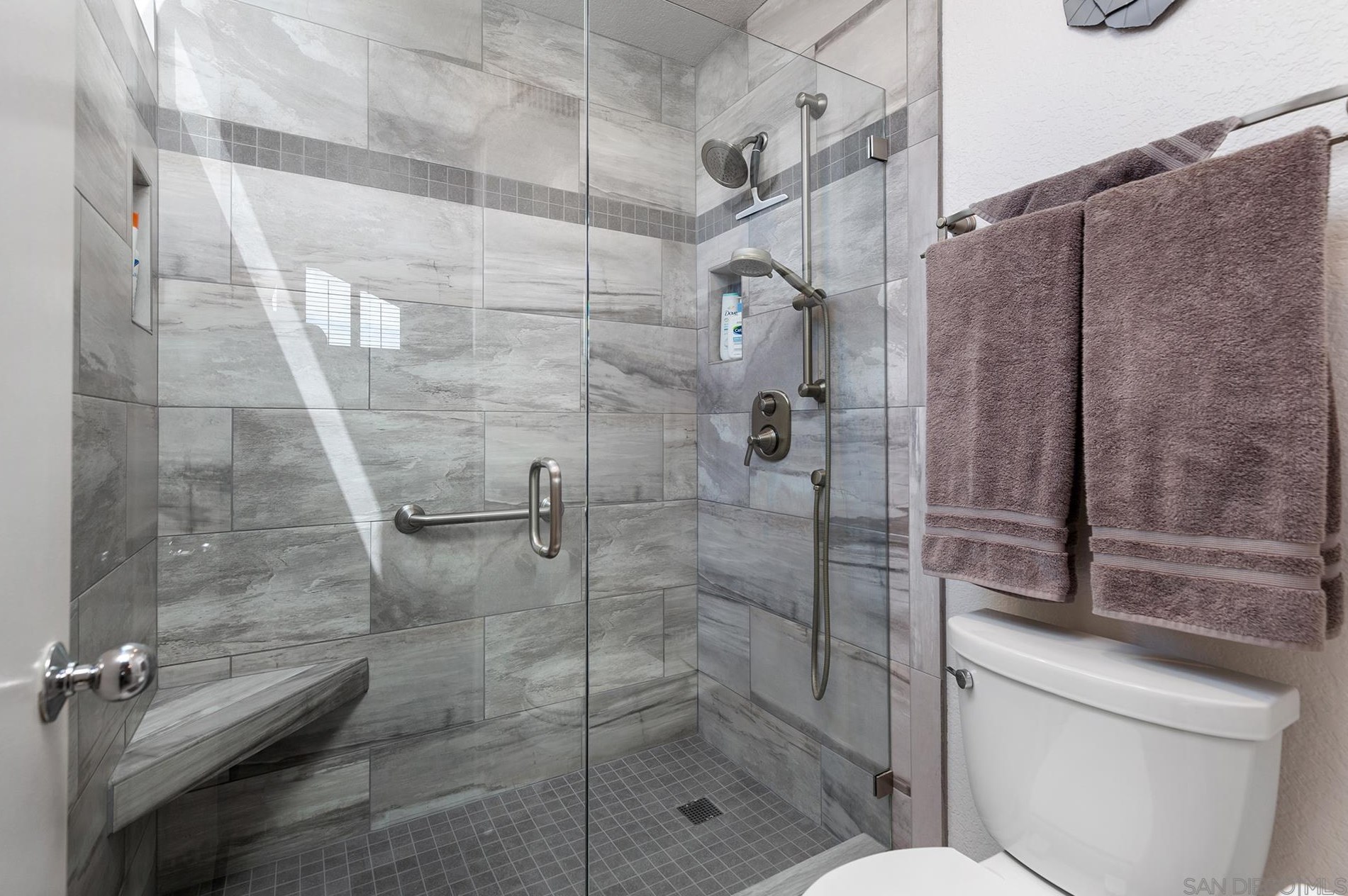 6465 Caminito Listo, San Diego CA 92111-6859 exterior