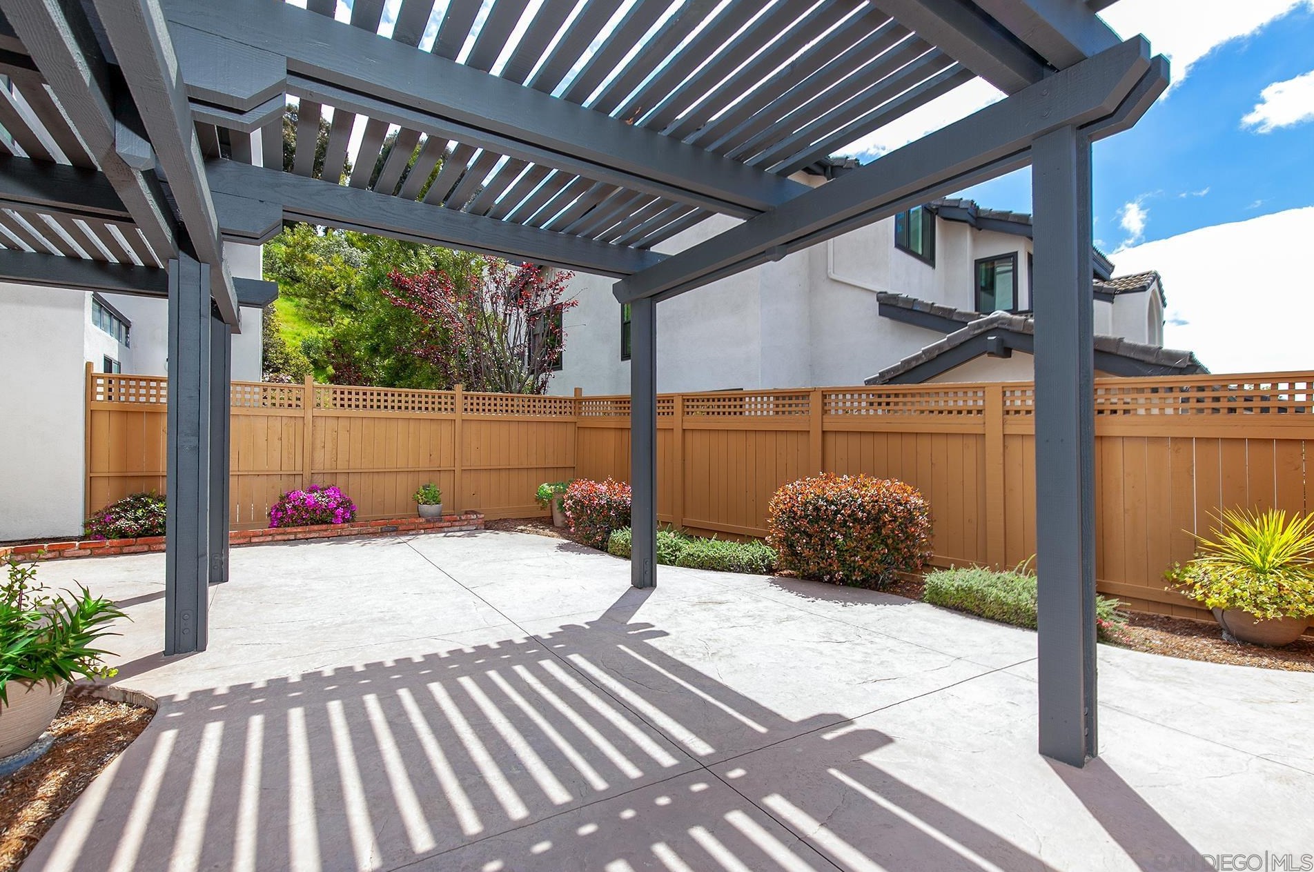 6465 Caminito Listo, San Diego CA 92111-6859 exterior