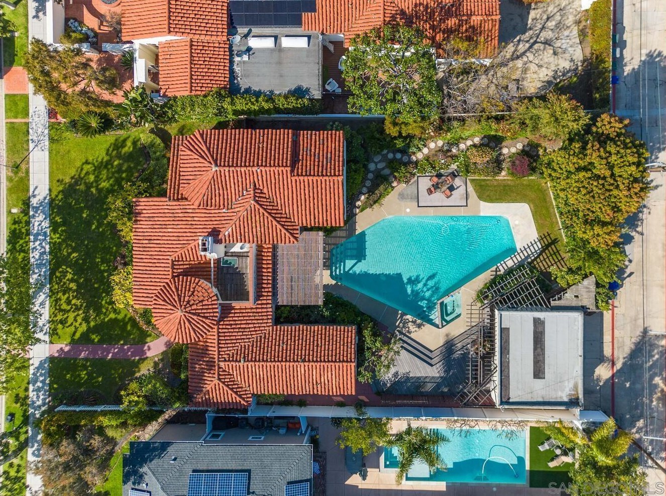 671 Alameda Blvd, San Diego CA 92118-2014 exterior